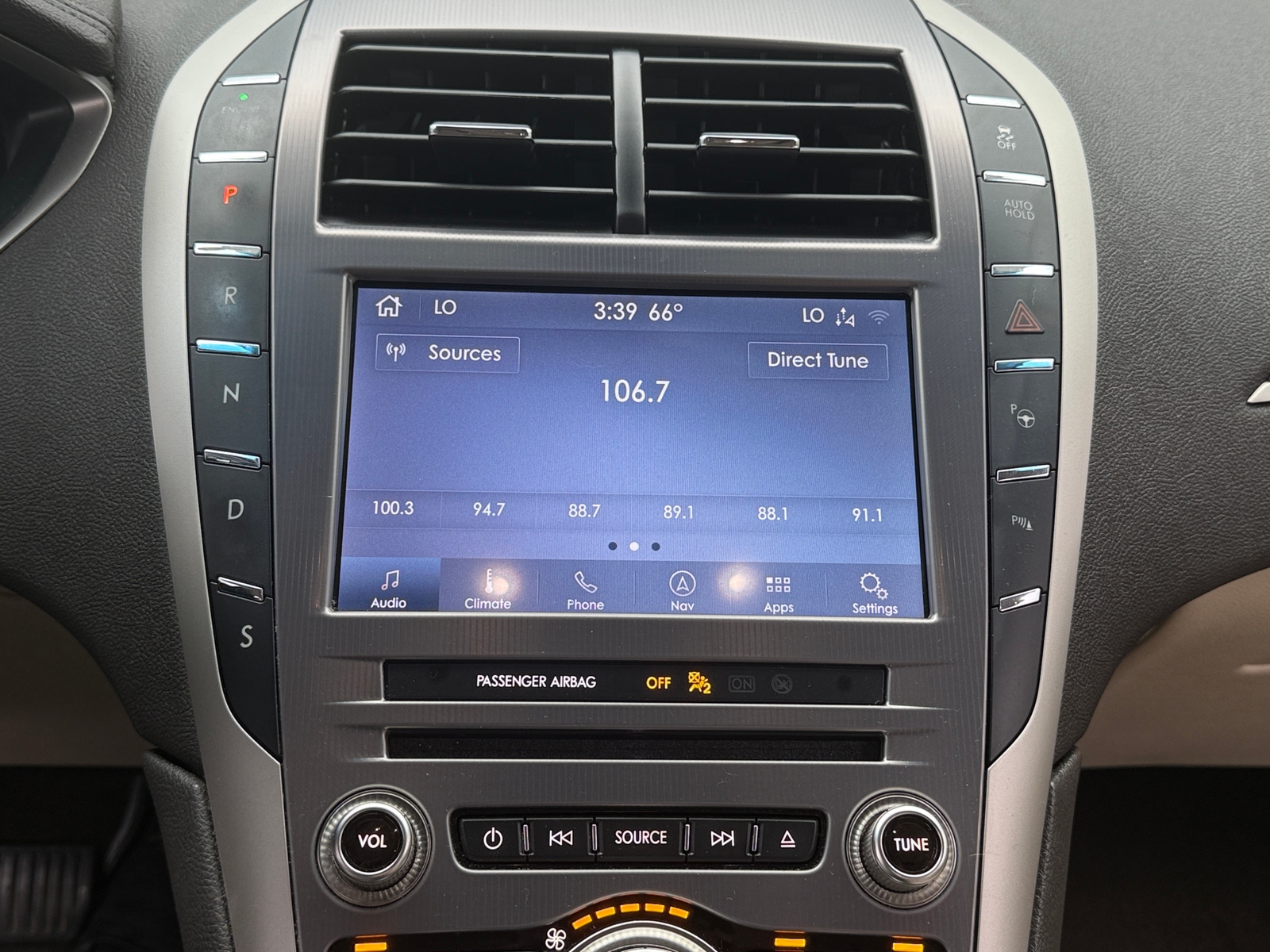 Thumbnail: 2020 Lincoln MKZ - 3