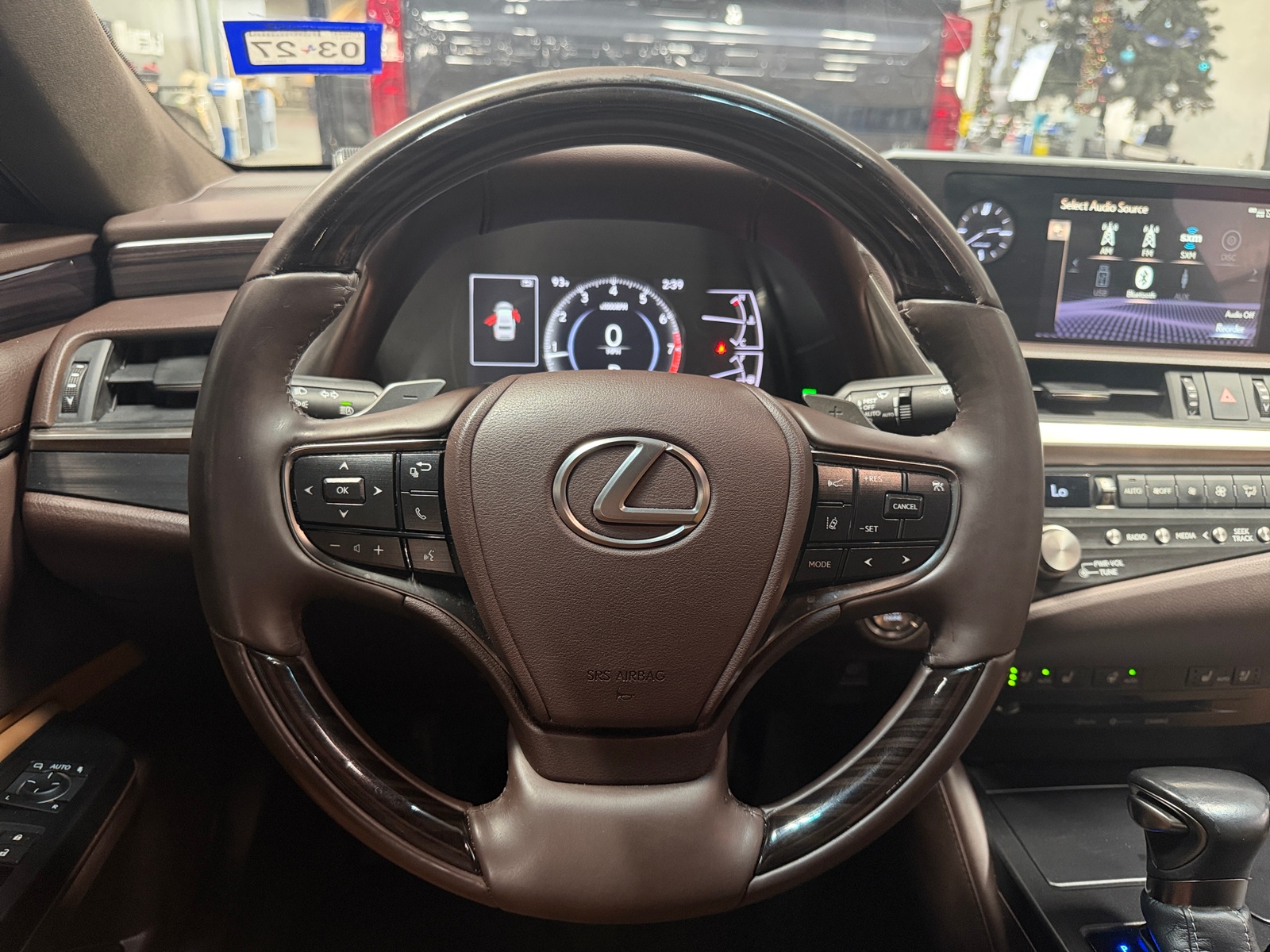 Thumbnail: 2021 Lexus ES - 4