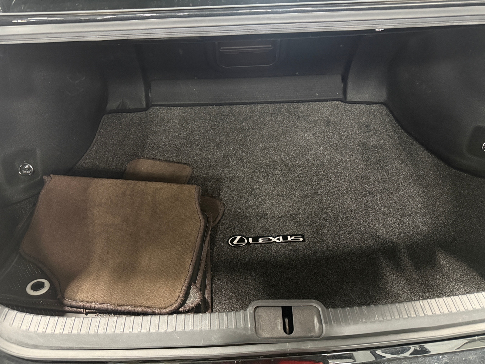 Thumbnail: 2021 Lexus ES - 6