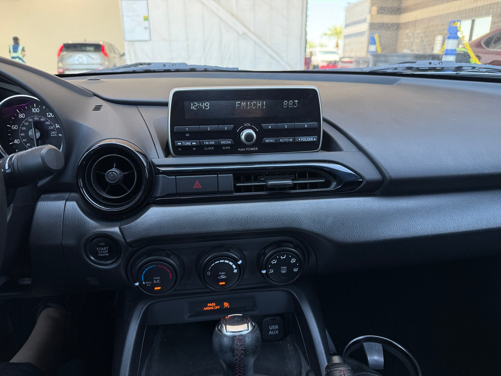 Thumbnail: 2016 Mazda MX-5 Miata - 4