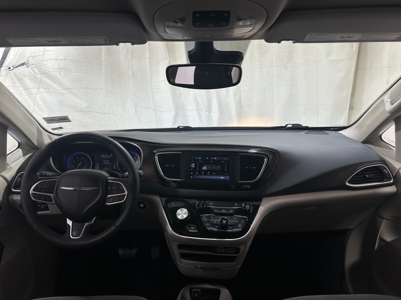 Thumbnail: 2023 Chrysler Voyager - 3