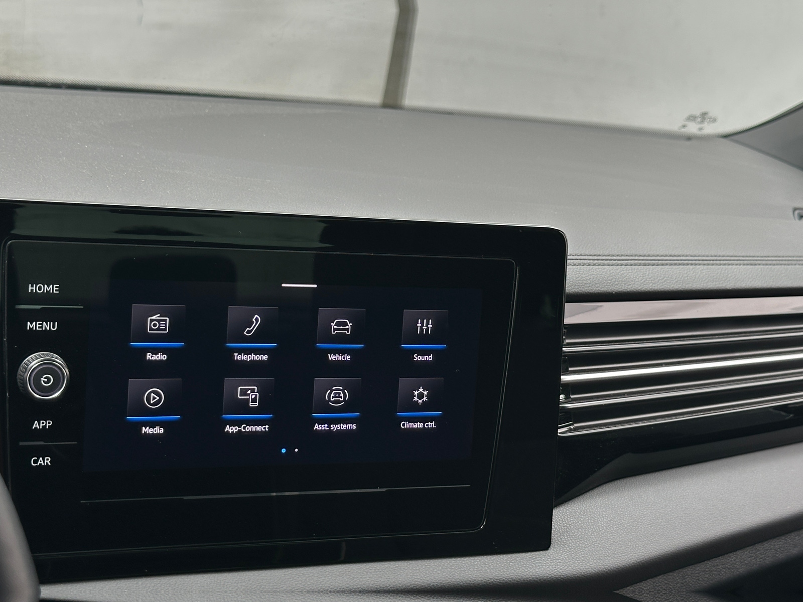 Thumbnail: 2025 Volkswagen Jetta - 4