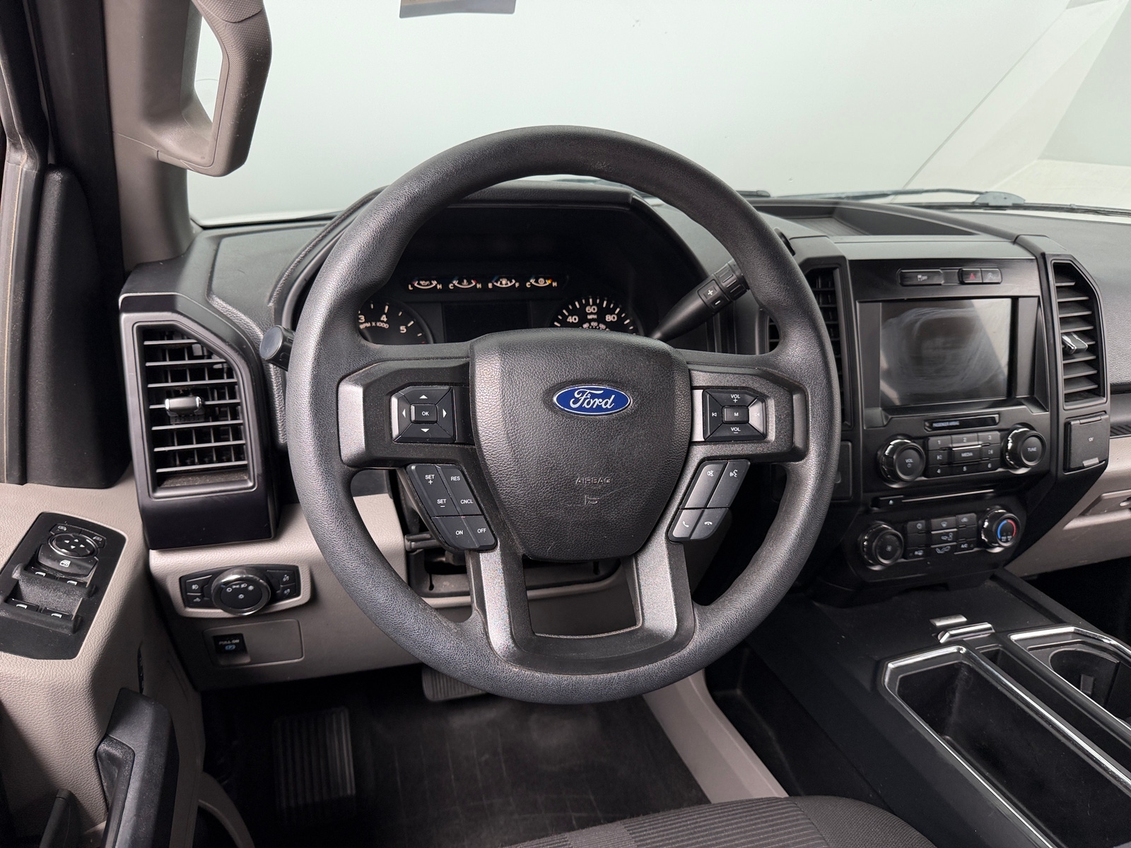 Thumbnail: 2017 Ford Econoline - 5