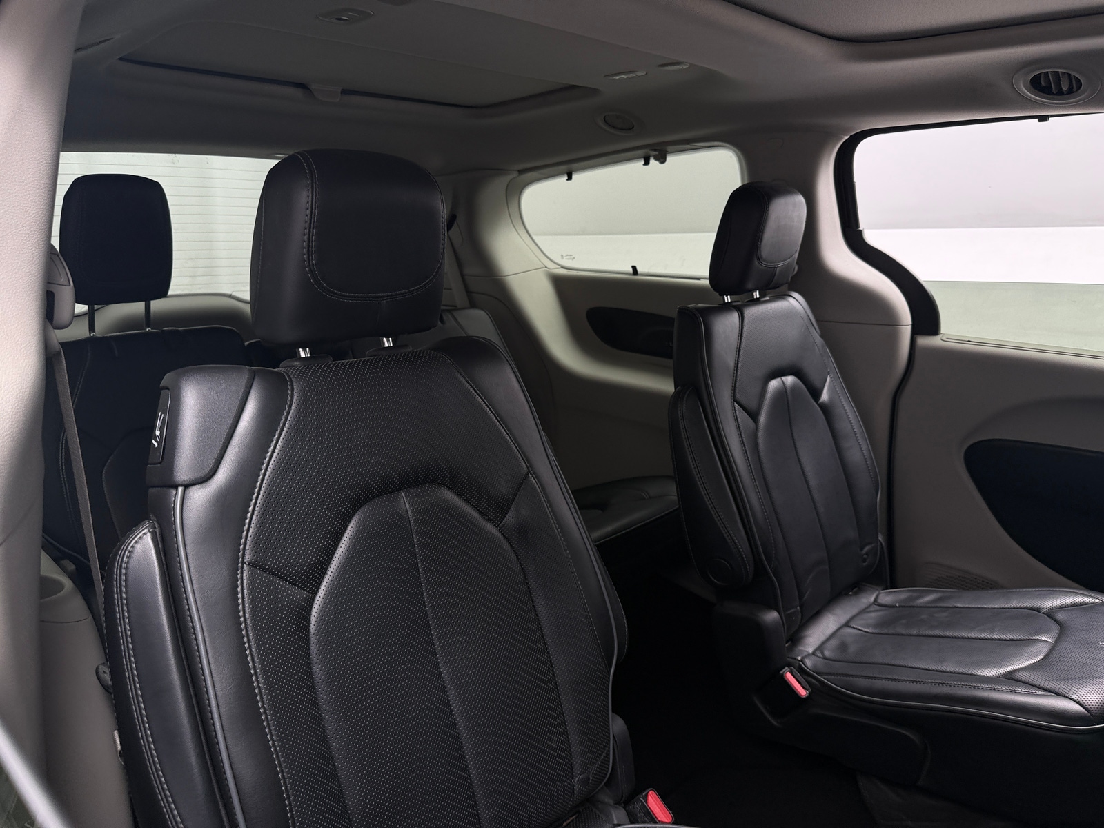 Thumbnail: 2019 Chrysler Pacifica - 5