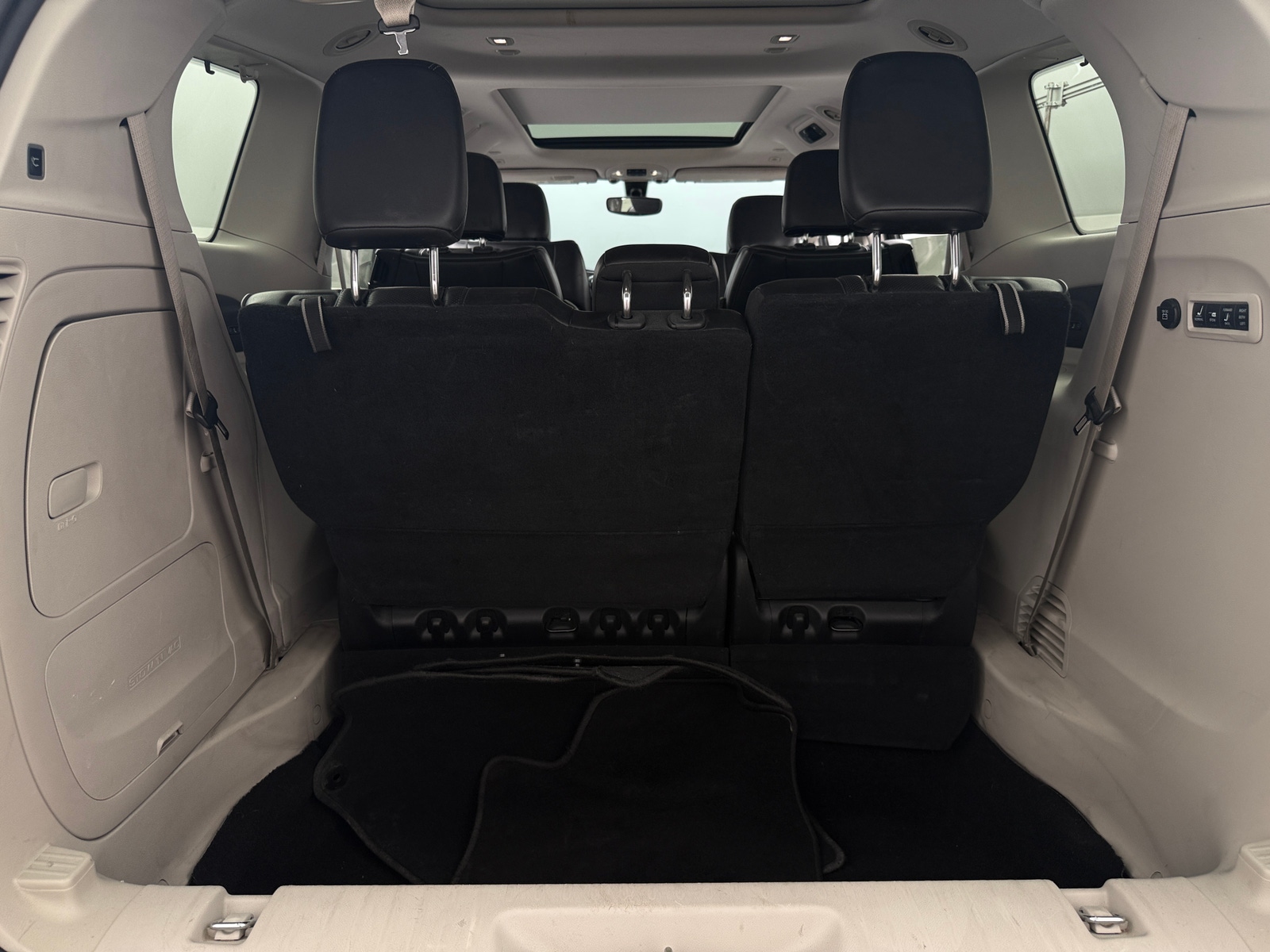 Thumbnail: 2019 Chrysler Pacifica - 6