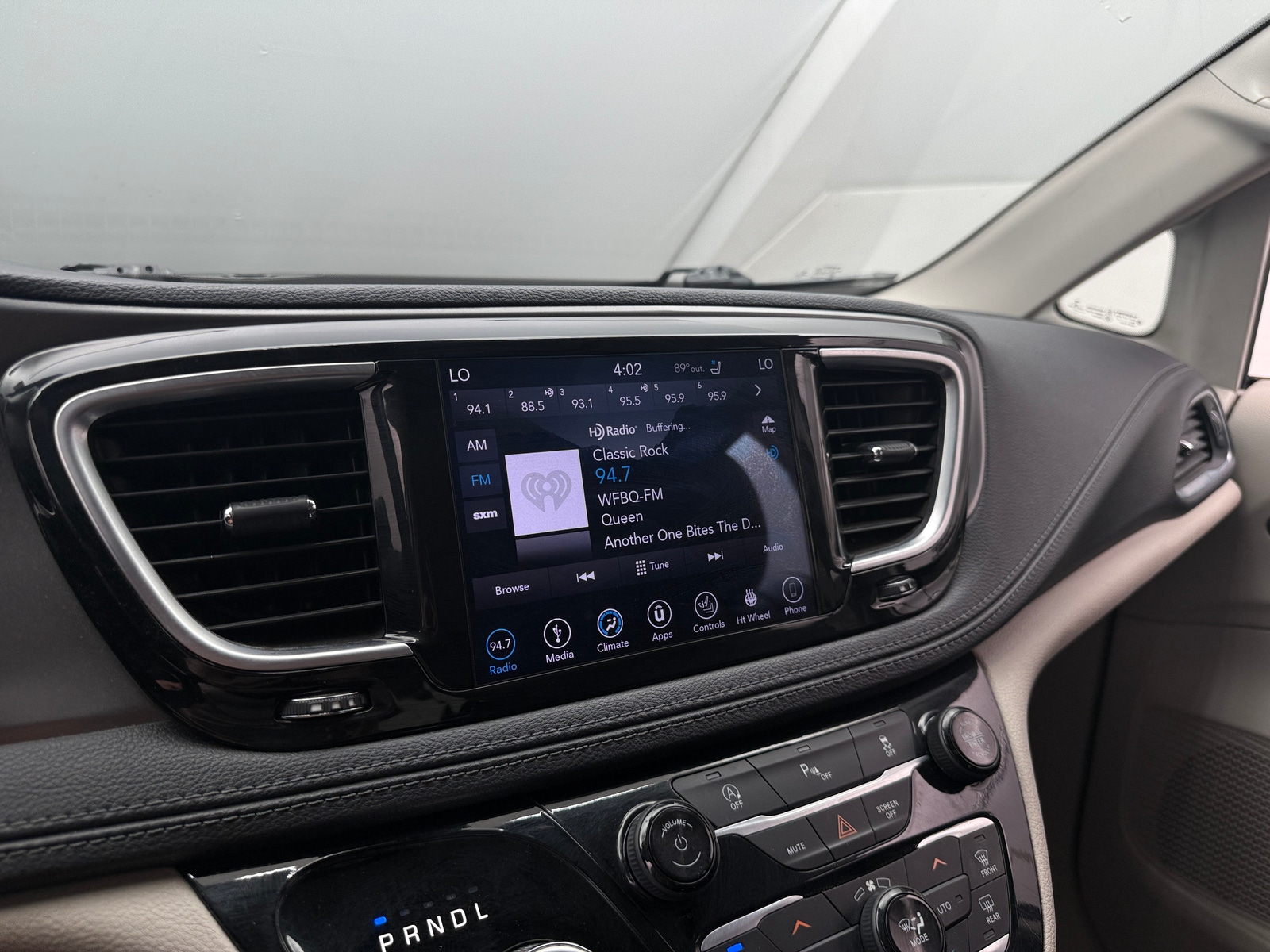 Thumbnail: 2019 Chrysler Pacifica - 3