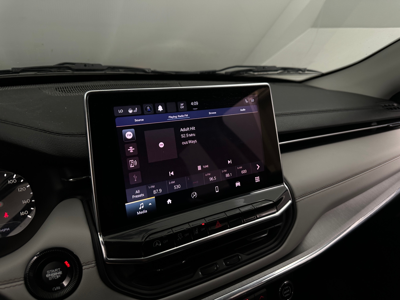 Thumbnail: 2022 Jeep Compass - 3