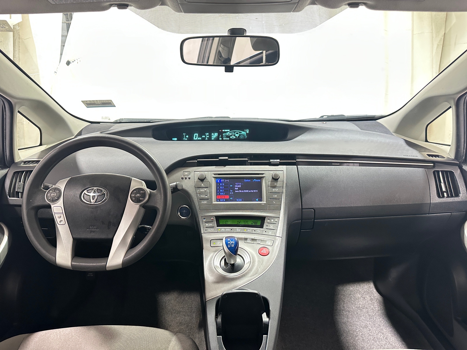 Thumbnail: 2015 Toyota Prius - 3
