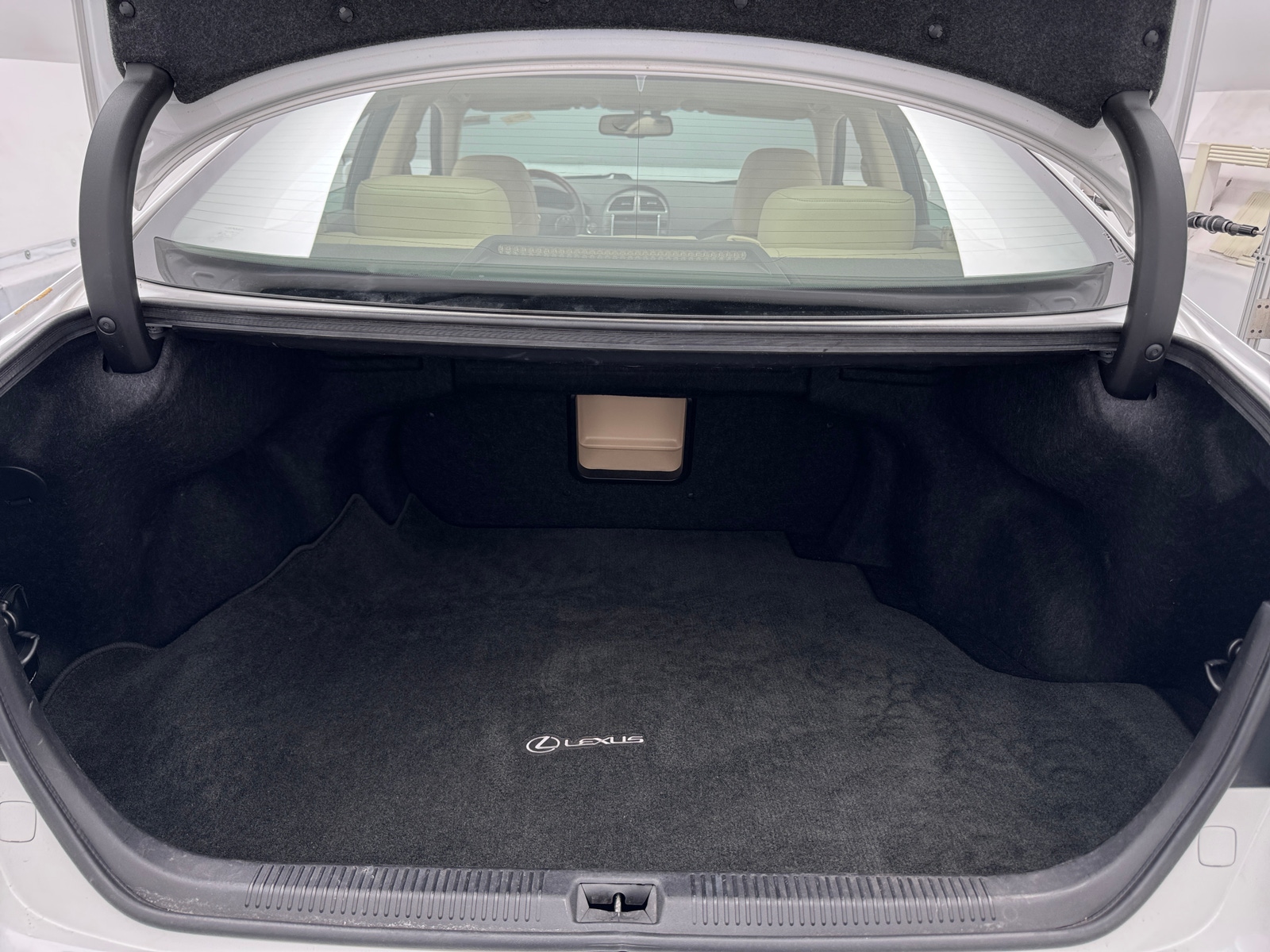 Thumbnail: 2010 Lexus ES - 6