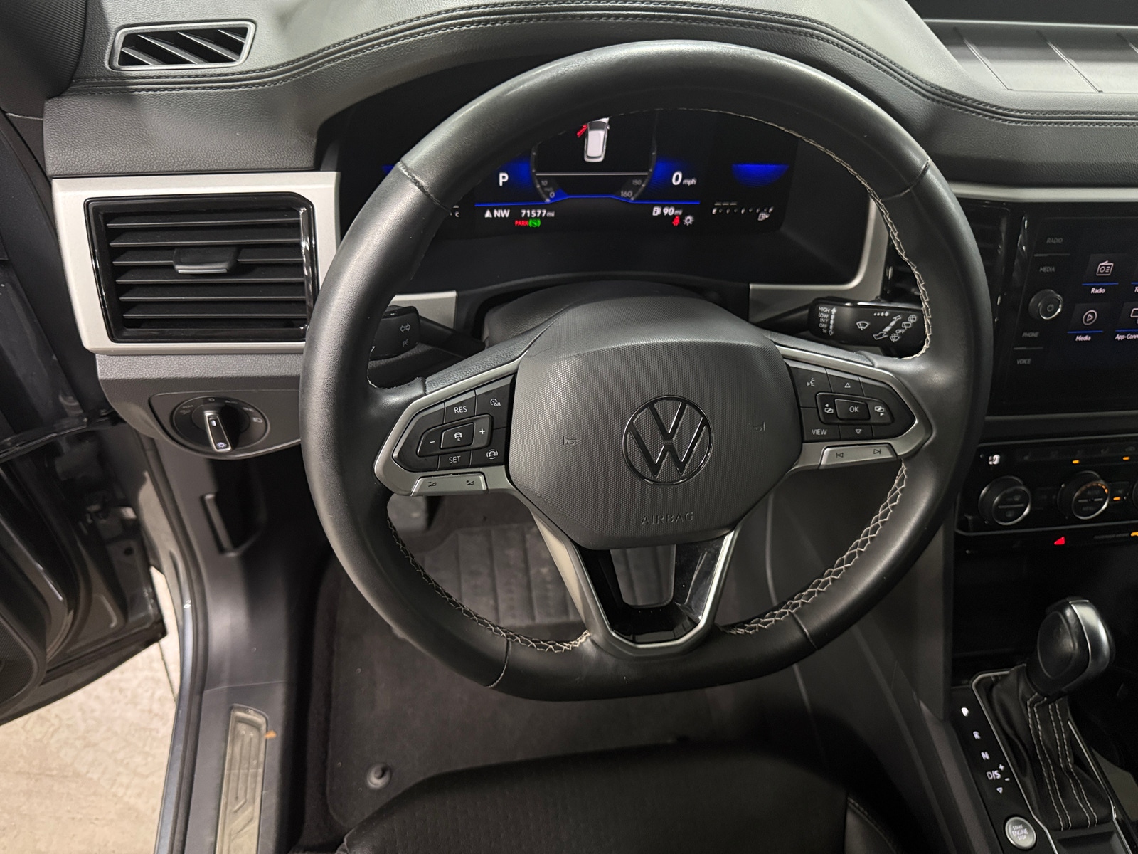 Thumbnail: 2022 Volkswagen Atlas - 4