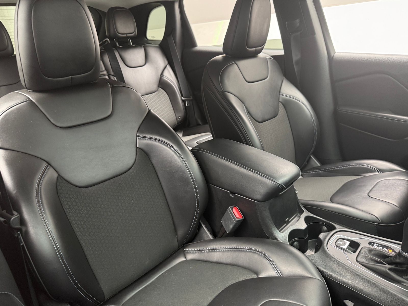 Thumbnail: 2019 Jeep Cherokee - 2