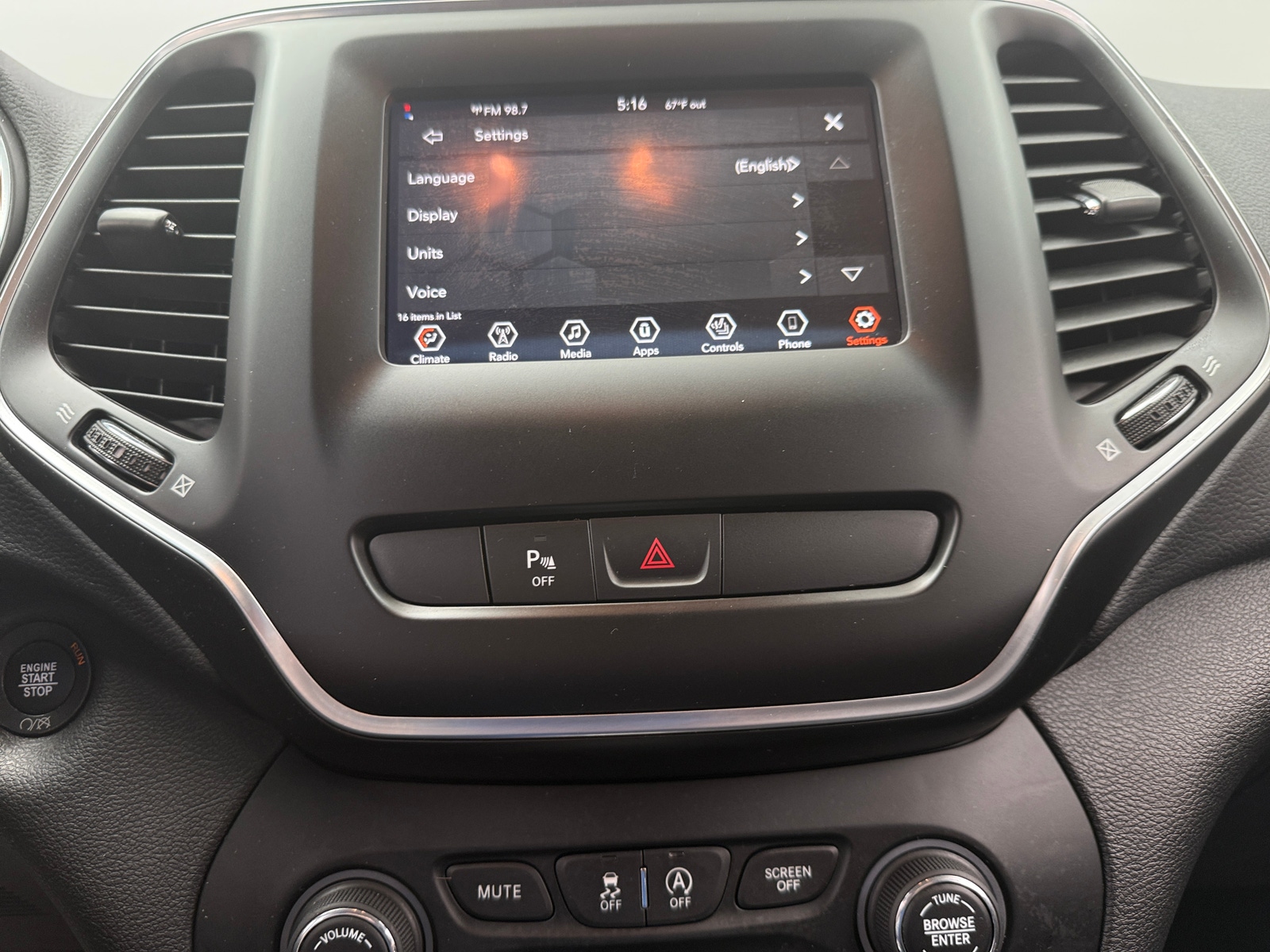 Thumbnail: 2019 Jeep Cherokee - 4