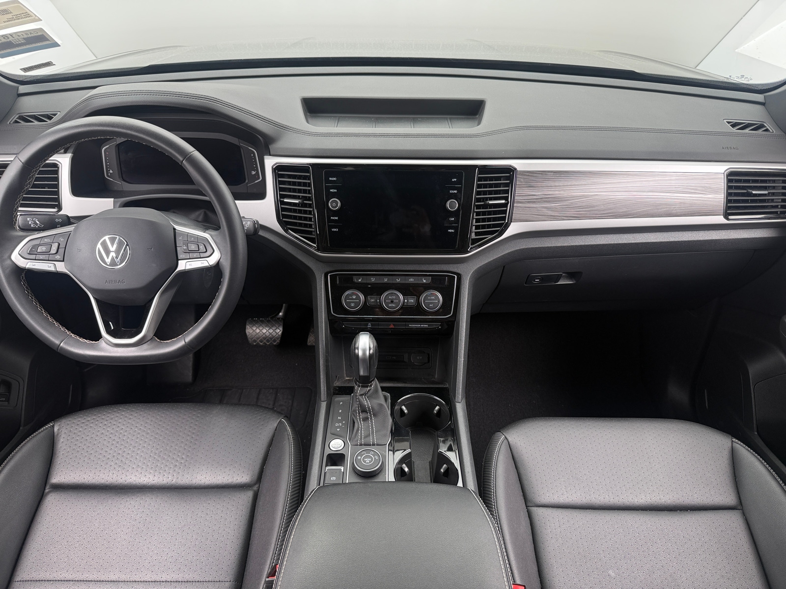 Thumbnail: 2023 Volkswagen Atlas - 3