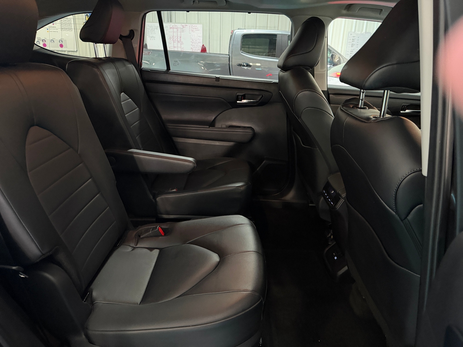 Thumbnail: 2024 Toyota Highlander - 5