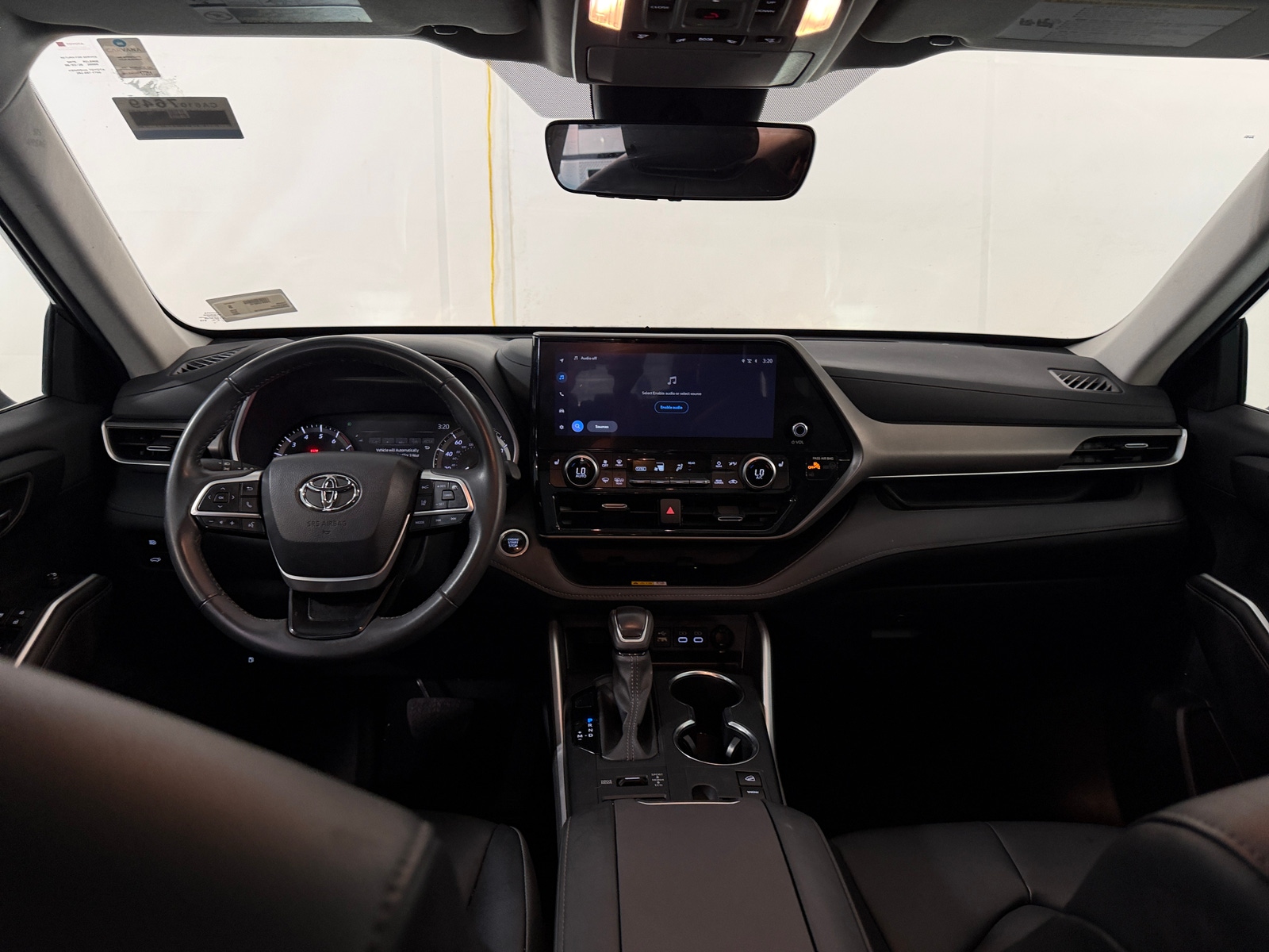 Thumbnail: 2024 Toyota Highlander - 2