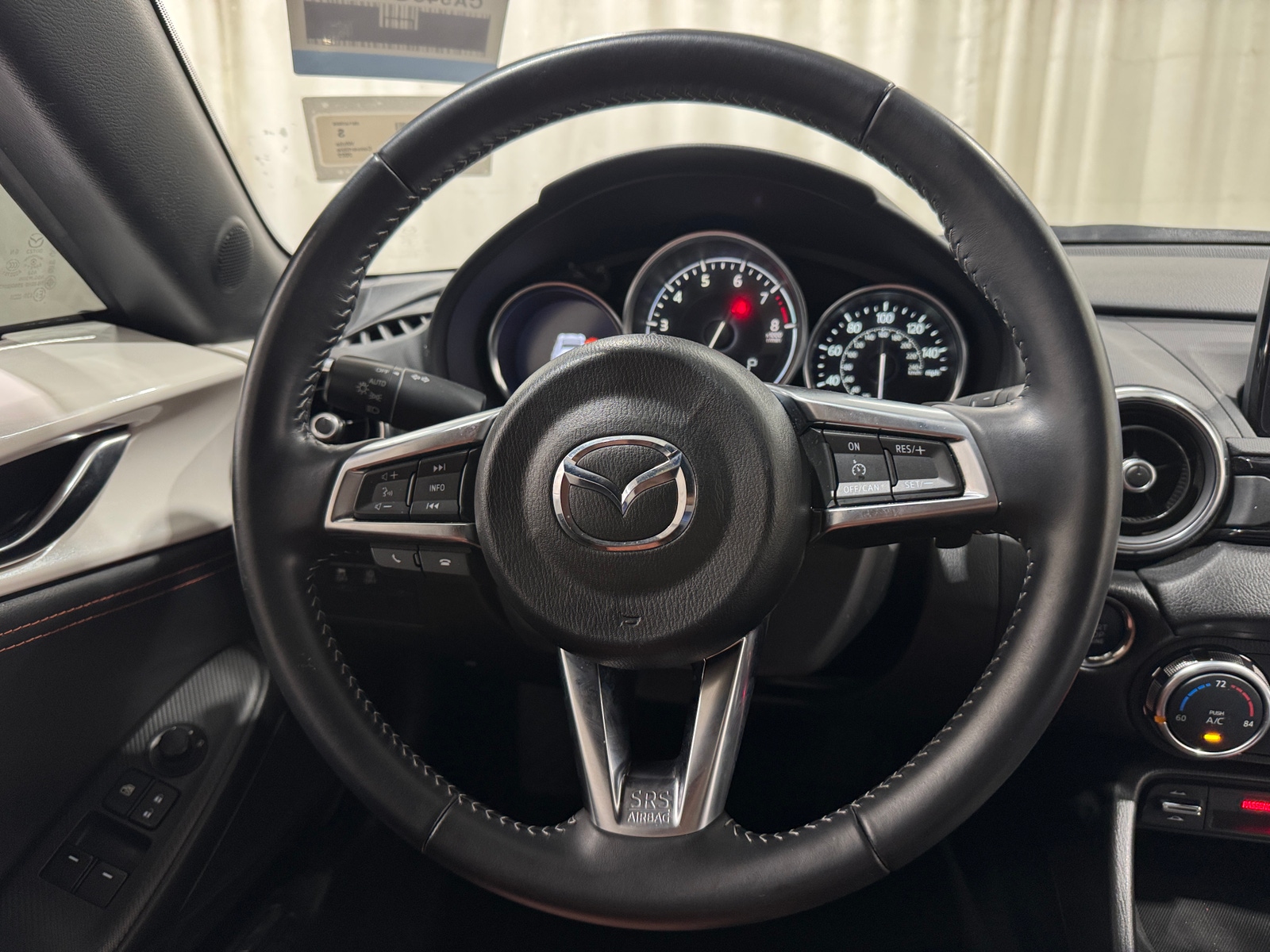 Thumbnail: 2022 Mazda MX-5 Miata - 4