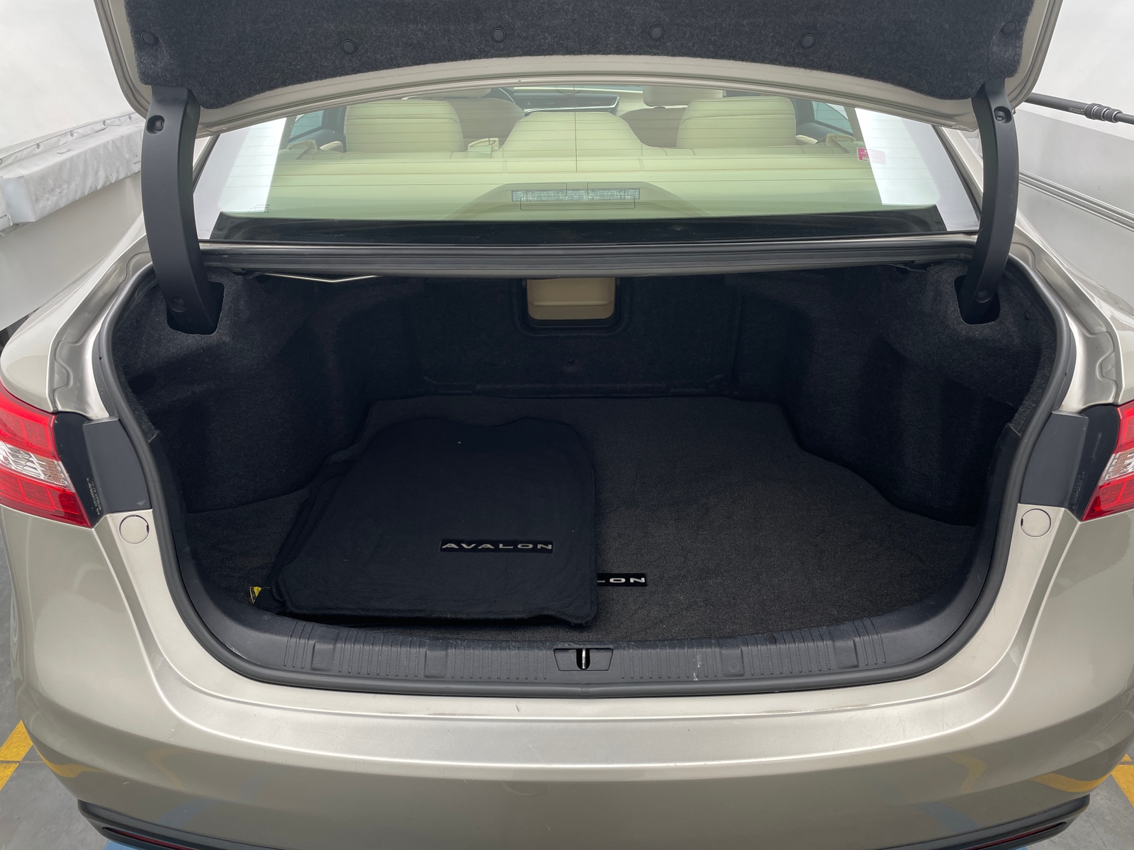 Thumbnail: 2014 Toyota Avalon - 7