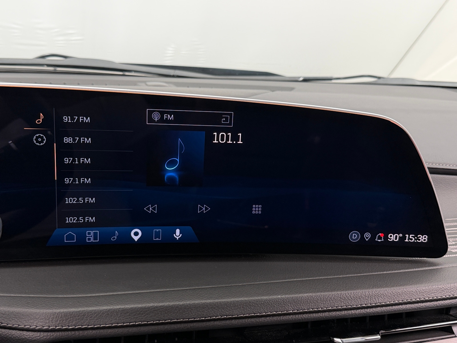 Thumbnail: 2025 Cadillac XT4 - 3