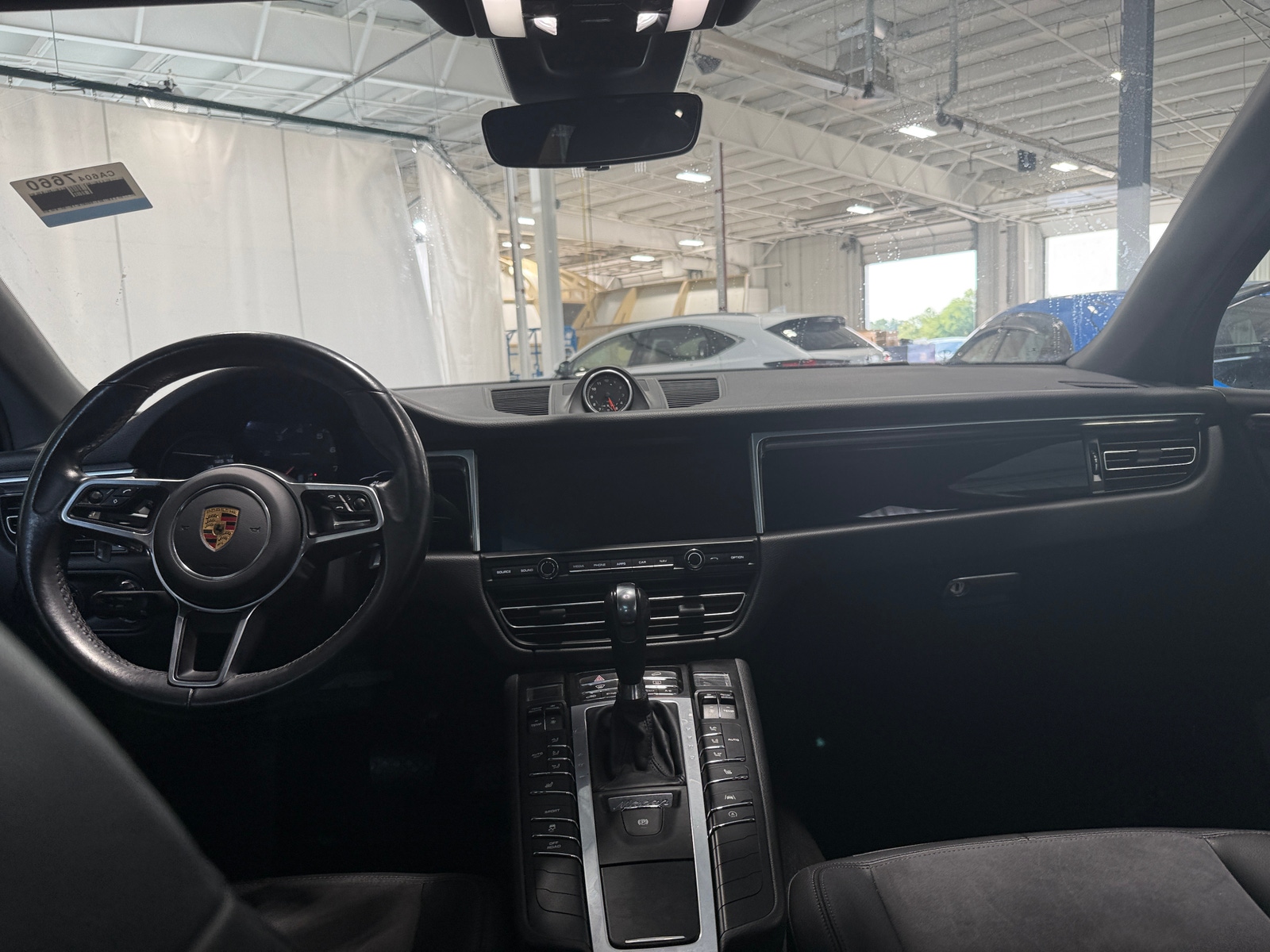 Thumbnail: 2021 Porsche Macan - 2