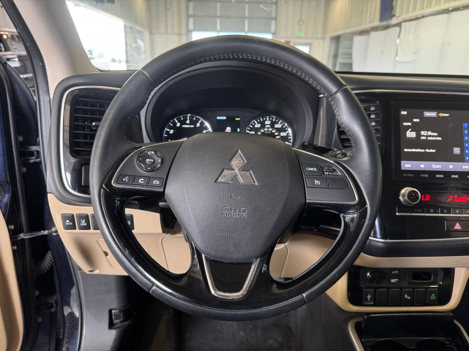 Thumbnail: 2020 Mitsubishi Outlander - 4
