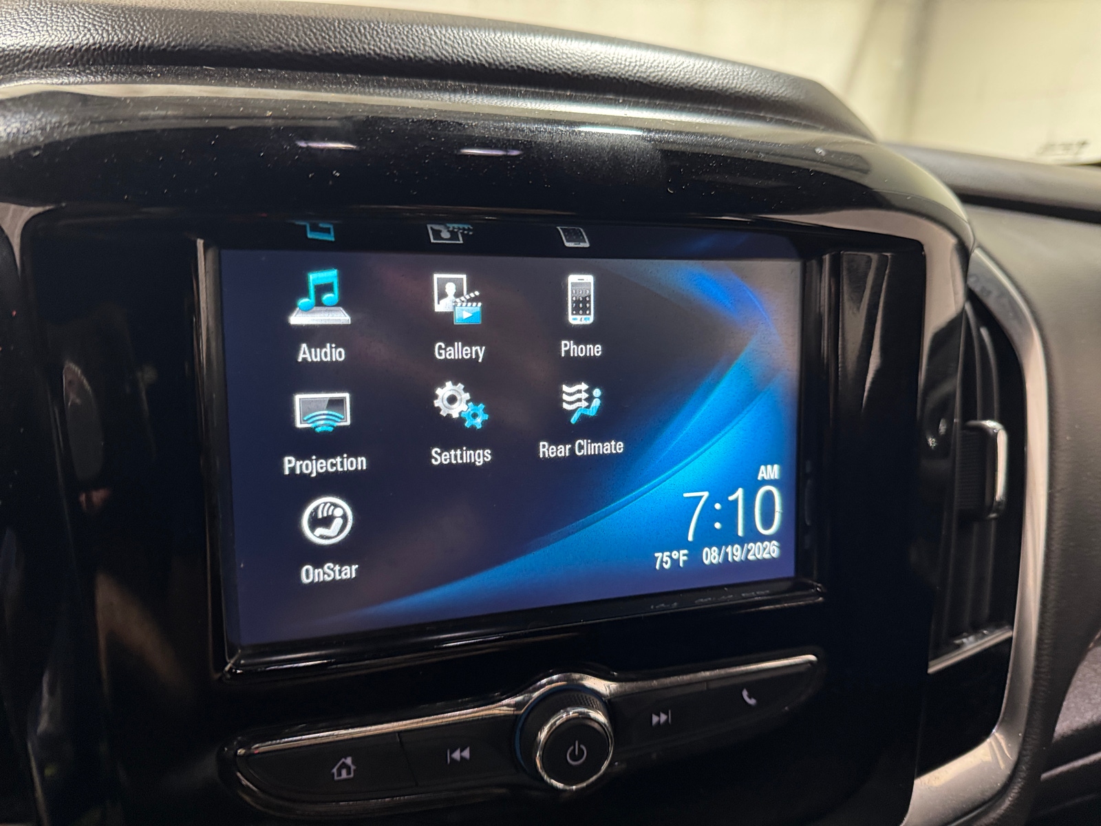 Thumbnail: 2018 Chevrolet Traverse - 4
