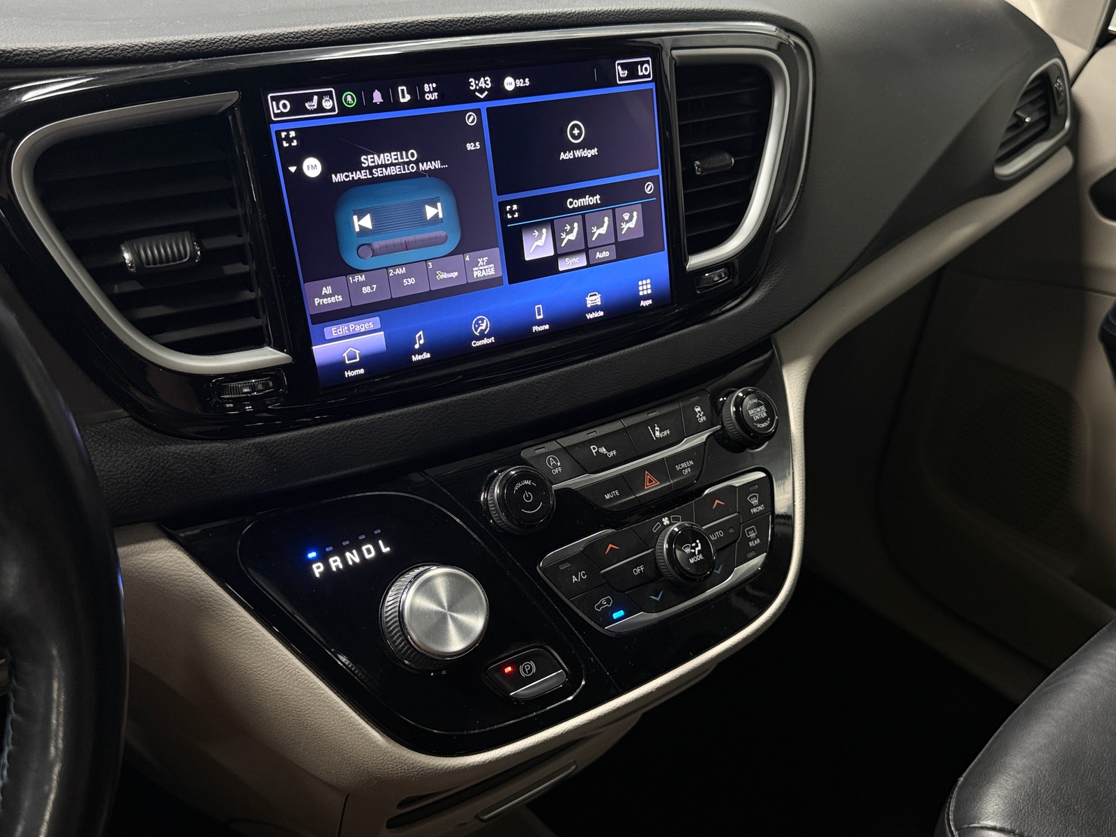 Thumbnail: 2021 Chrysler Pacifica - 3