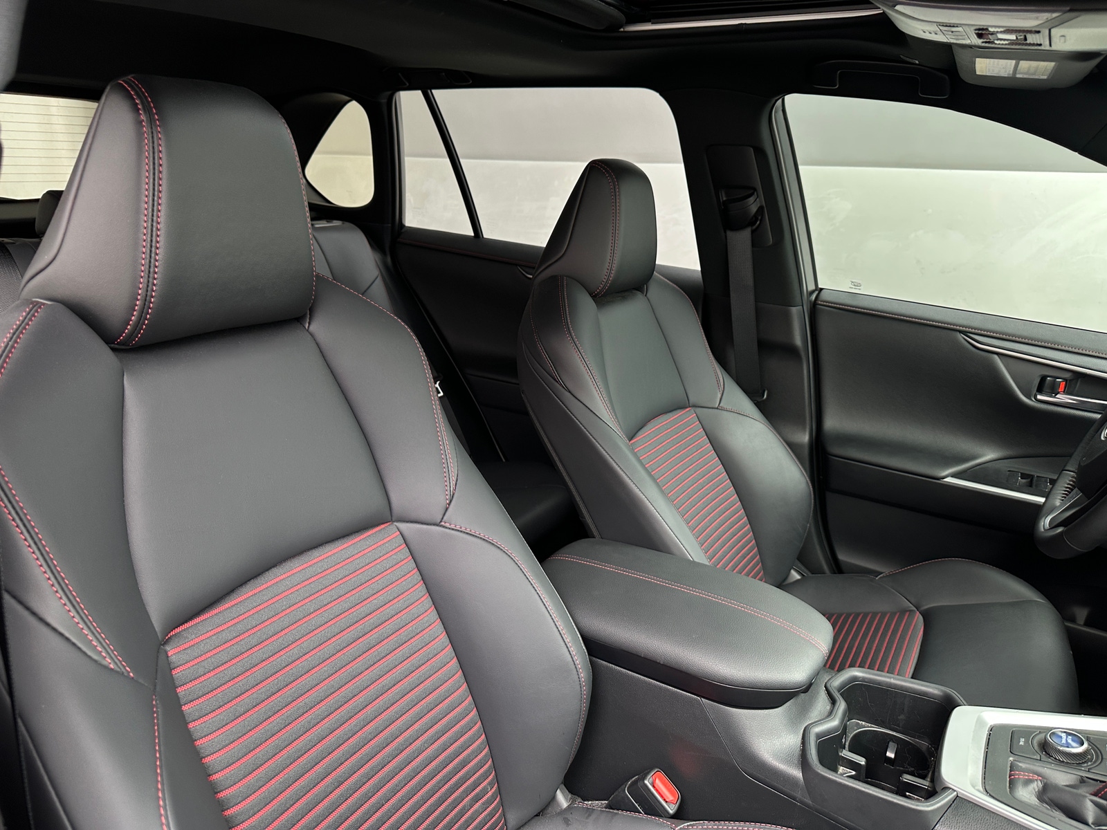 Thumbnail: 2025 Toyota RAV4 - 2