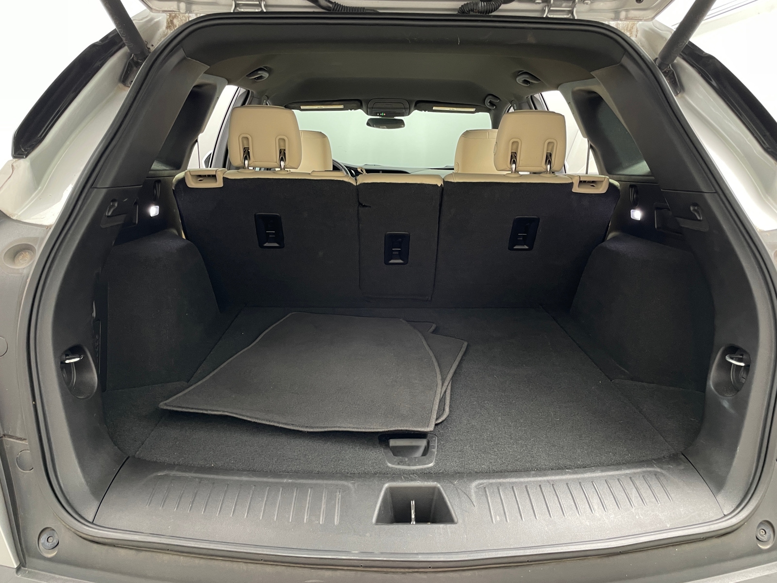 Thumbnail: 2018 Cadillac XT5 - 6
