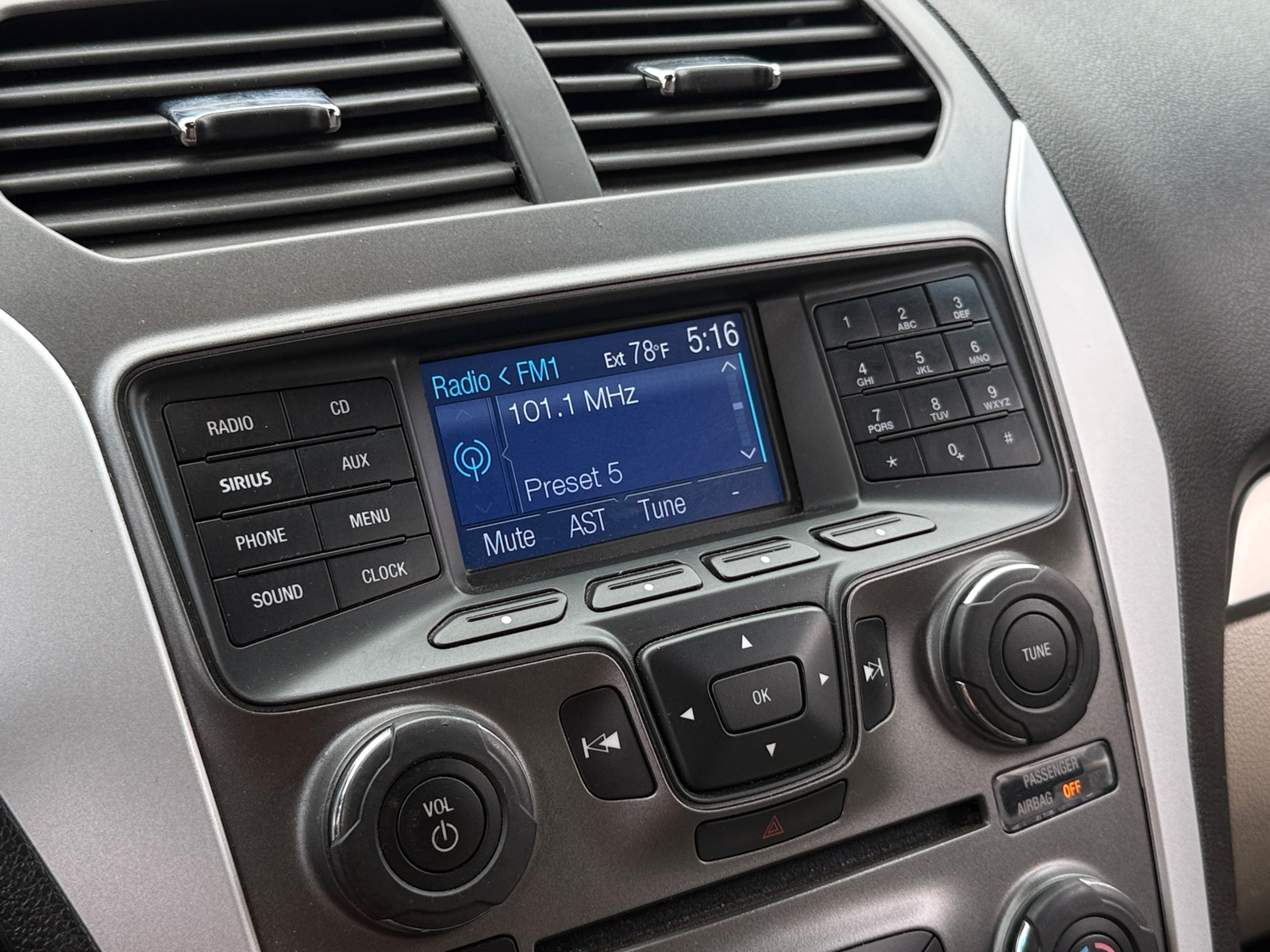 Thumbnail: 2014 Ford Explorer - 4