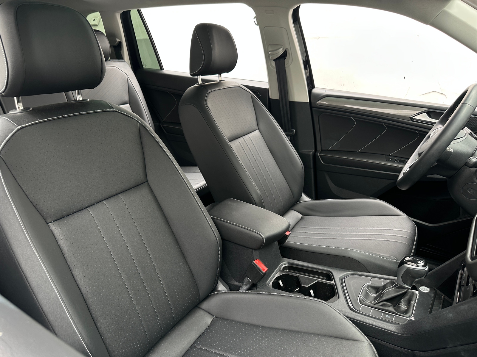 Thumbnail: 2023 Volkswagen Tiguan - 2
