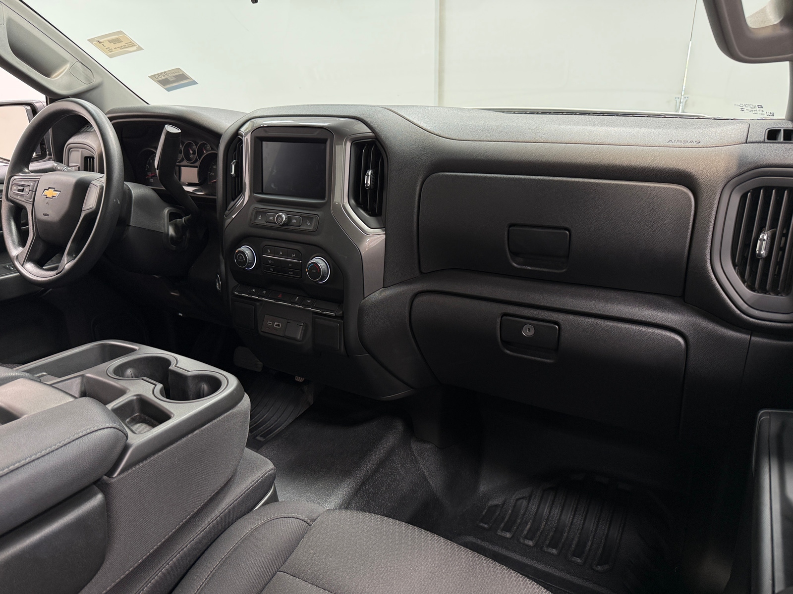 Thumbnail: 2025 Chevrolet Silverado 1500 - 3