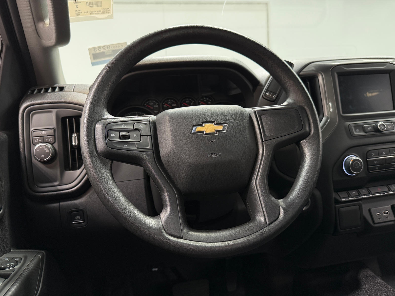 Thumbnail: 2025 Chevrolet Silverado 1500 - 5