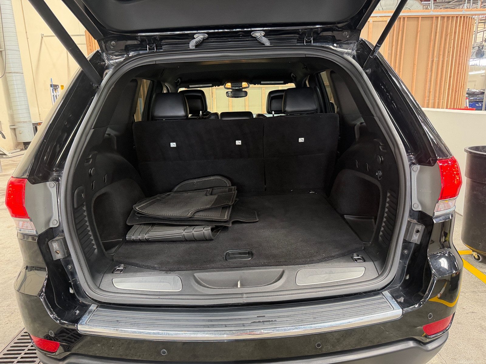 Thumbnail: 2019 Jeep Grand Cherokee - 6