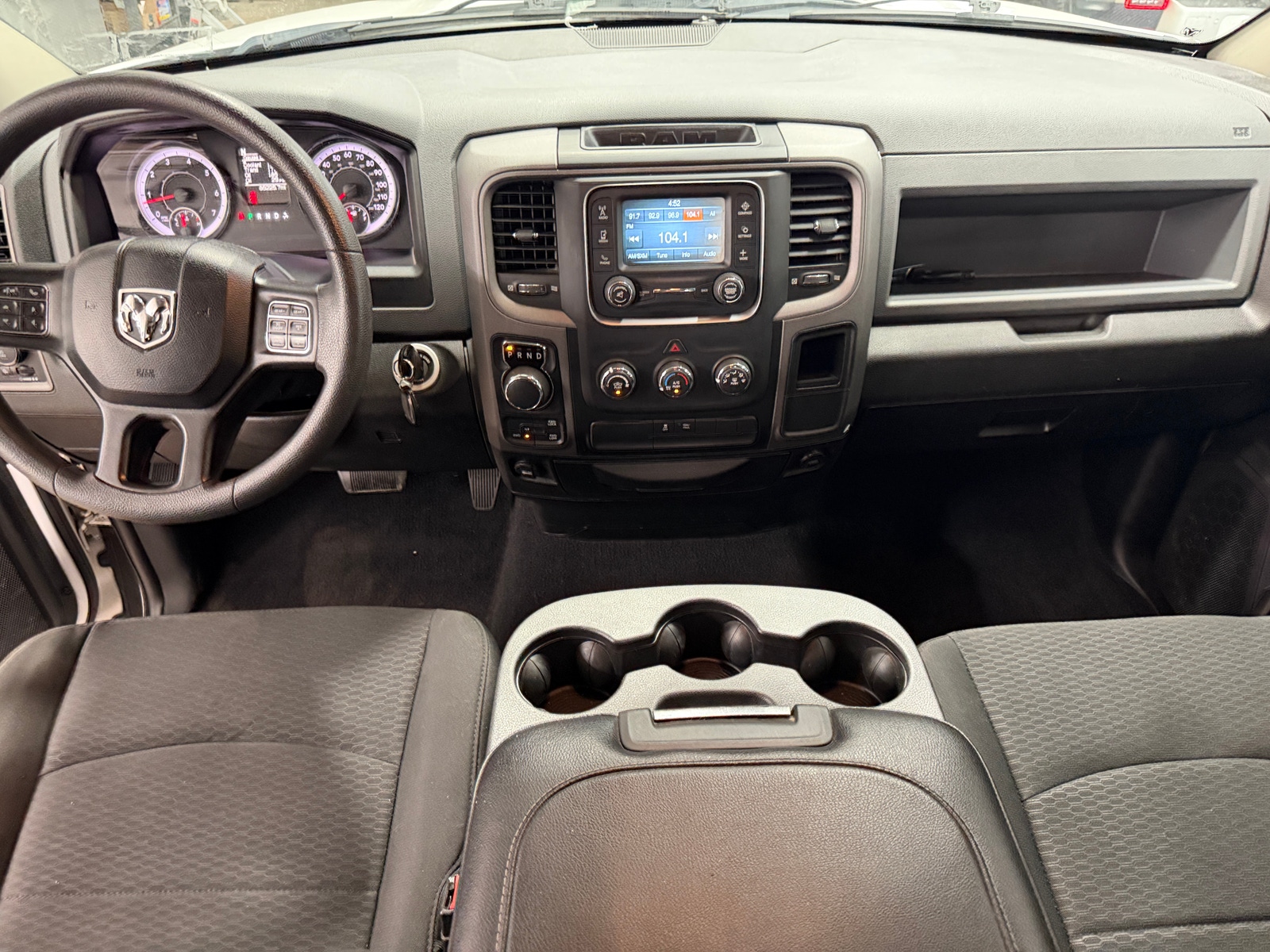 Thumbnail: 2019 RAM 1500 Classic - 3