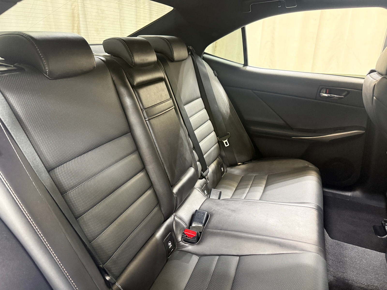 Thumbnail: 2016 Lexus IS - 5