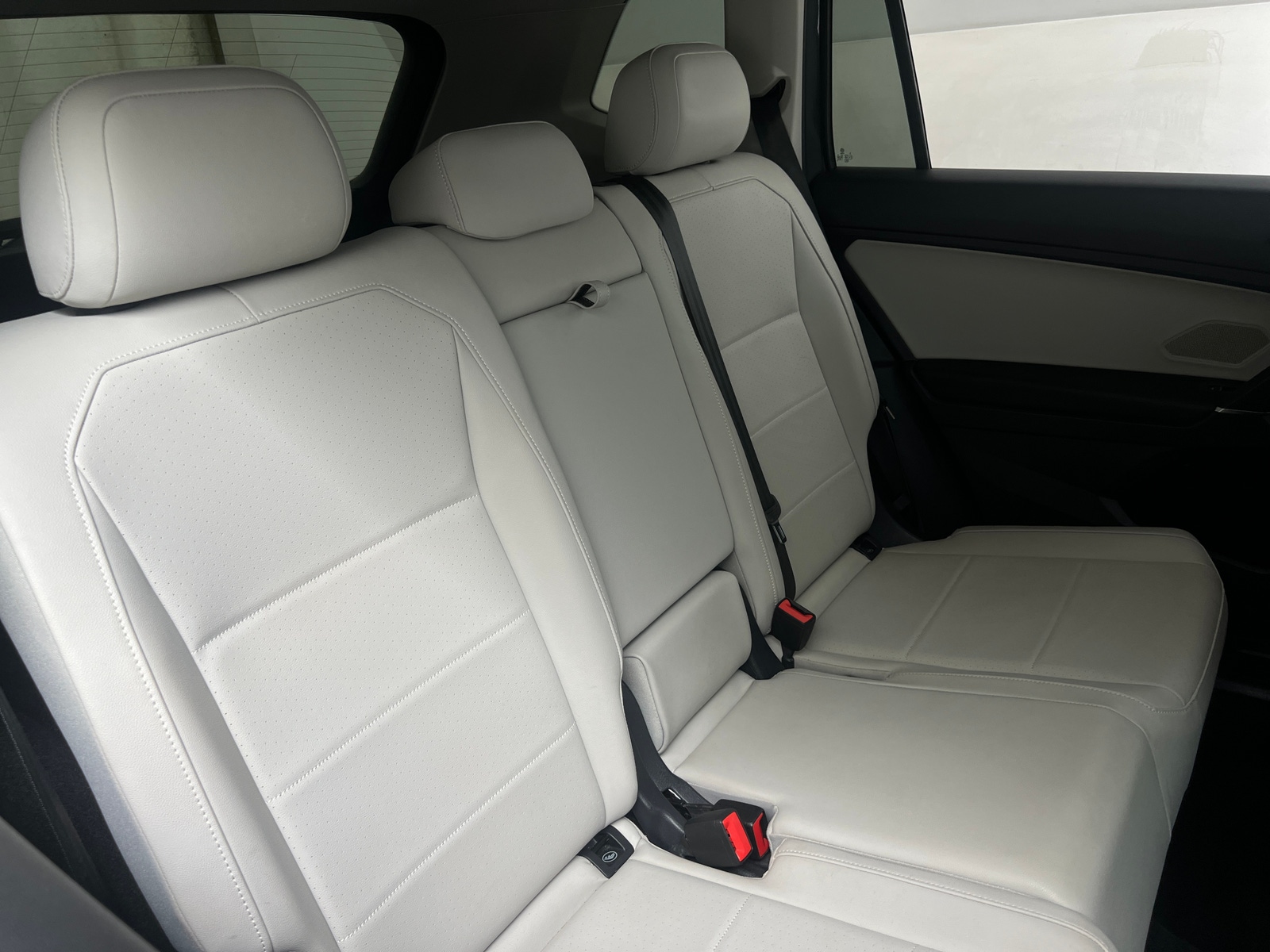 Thumbnail: 2020 Volkswagen Tiguan - 5
