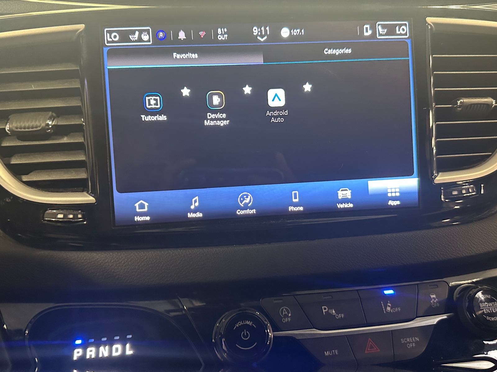 Thumbnail: 2025 Chrysler Pacifica - 3