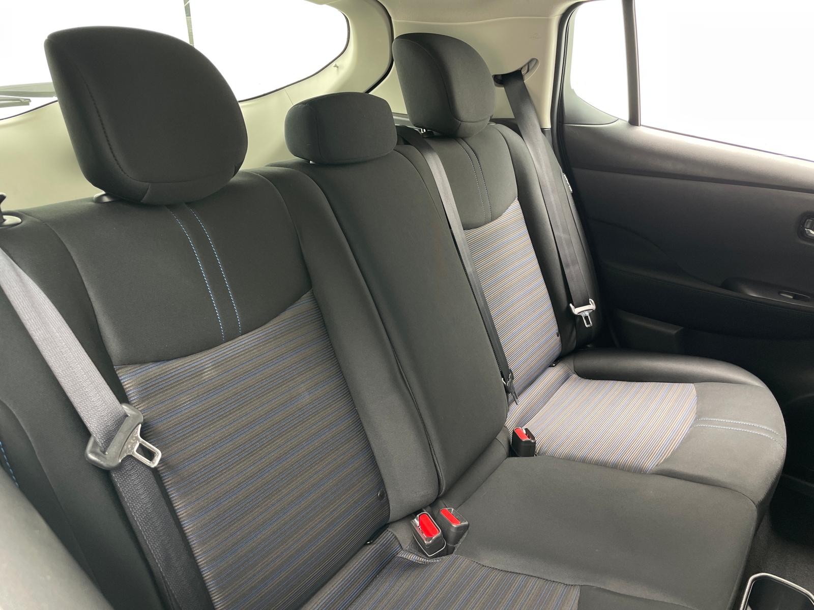 Thumbnail: 2025 Nissan Leaf - 6