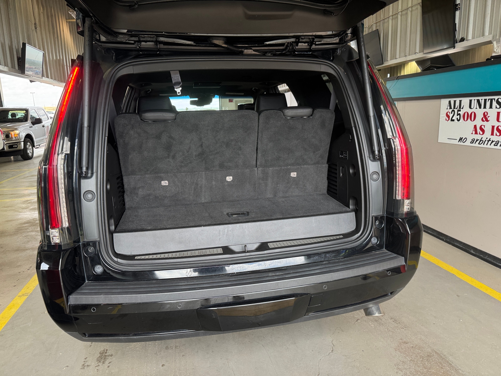 Thumbnail: 2015 Cadillac Escalade - 6
