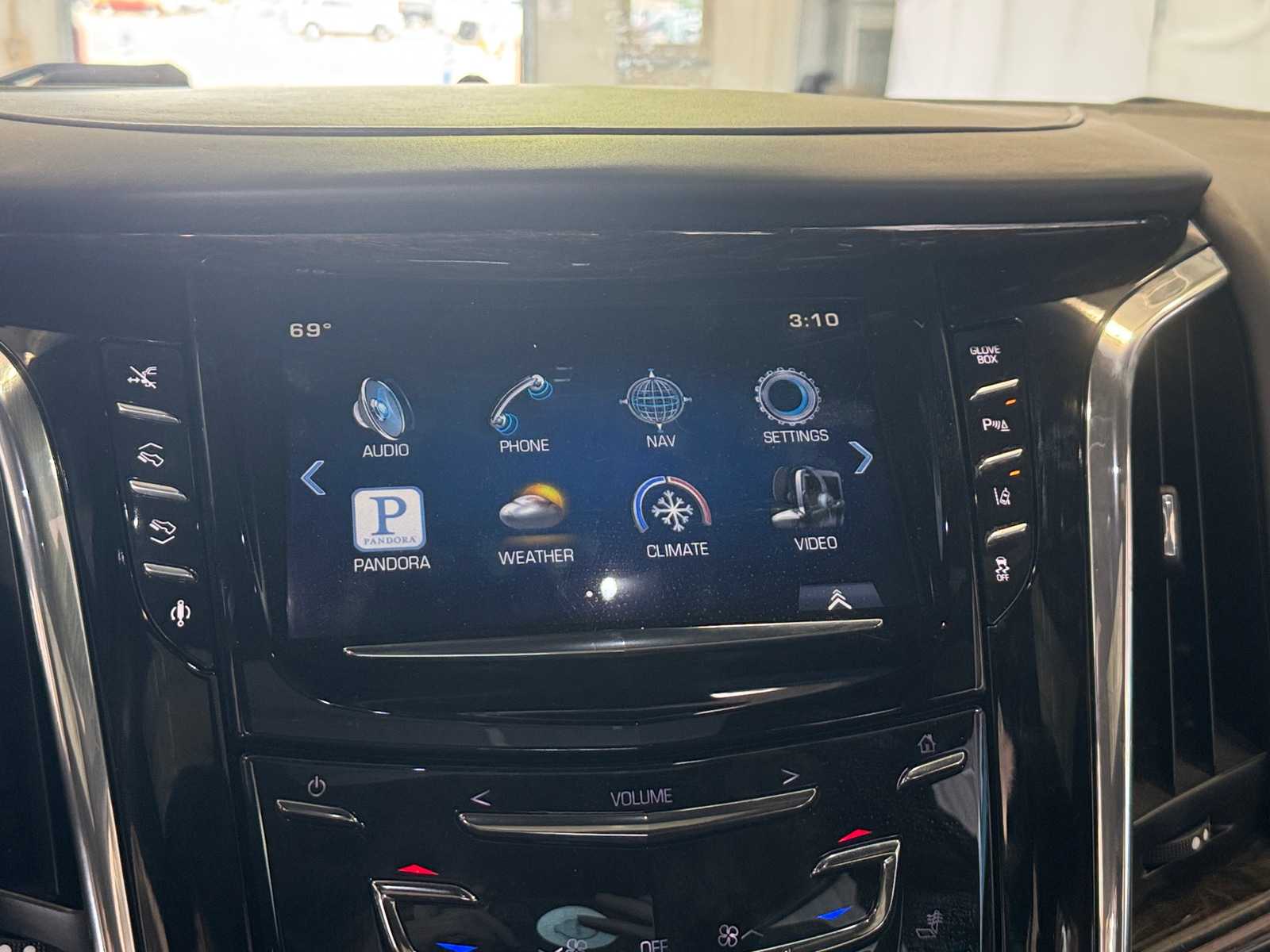 Thumbnail: 2015 Cadillac Escalade - 3