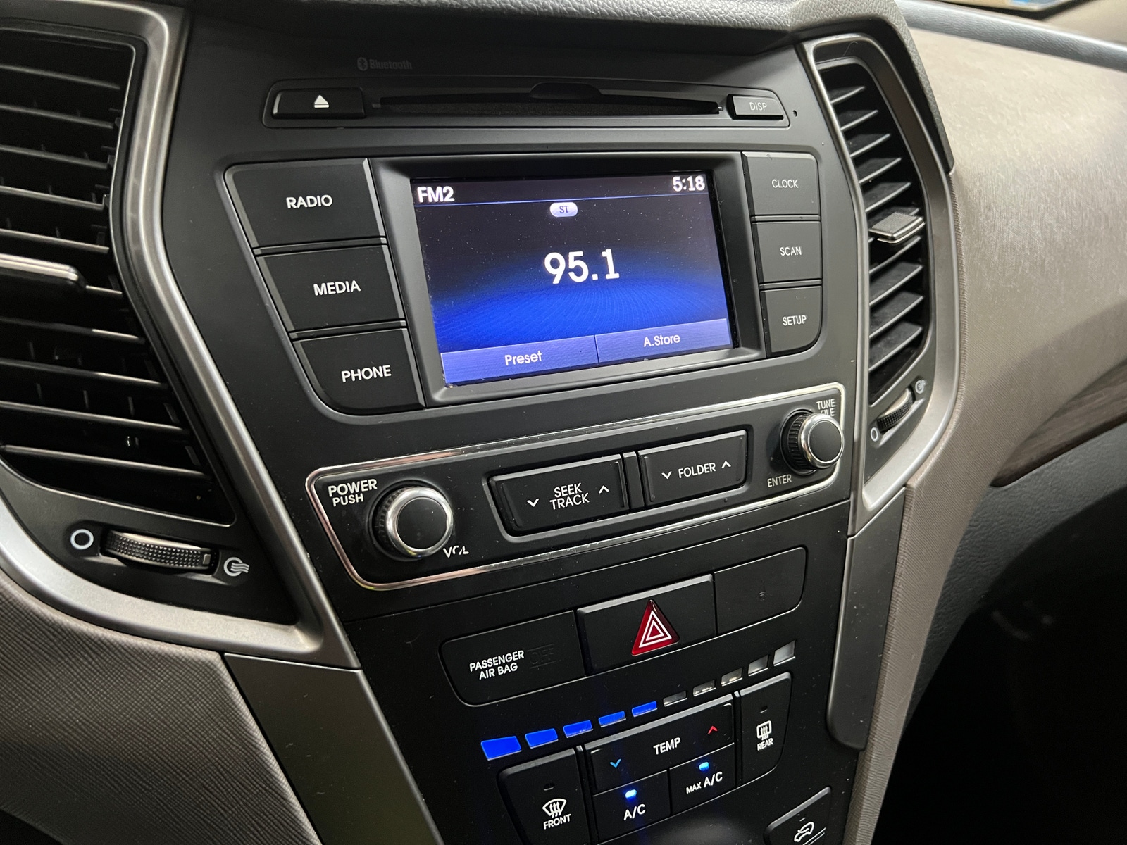 Thumbnail: 2018 Hyundai Santa Fe - 4