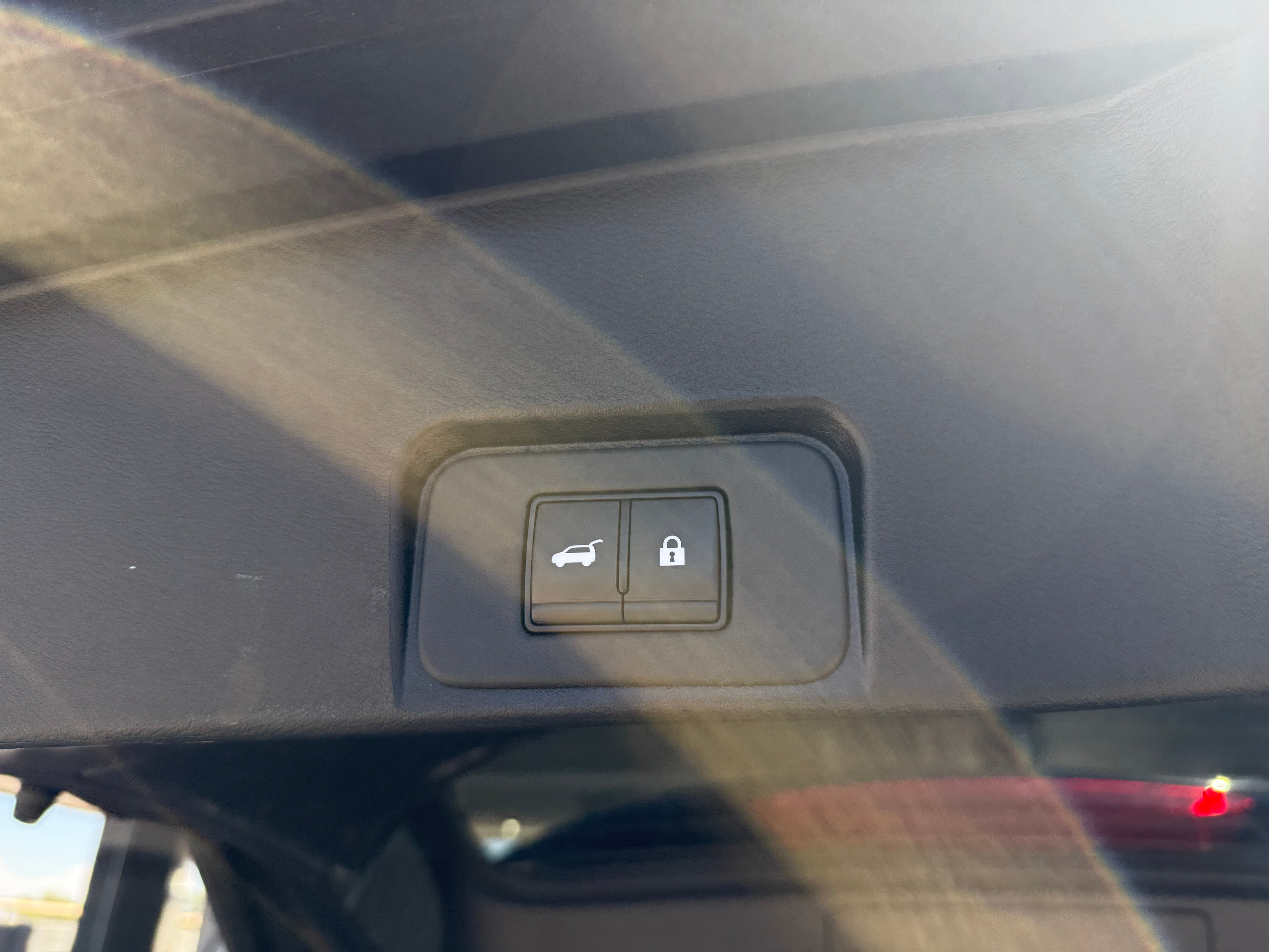 2025 Nissan Rogue SV - Photo 10