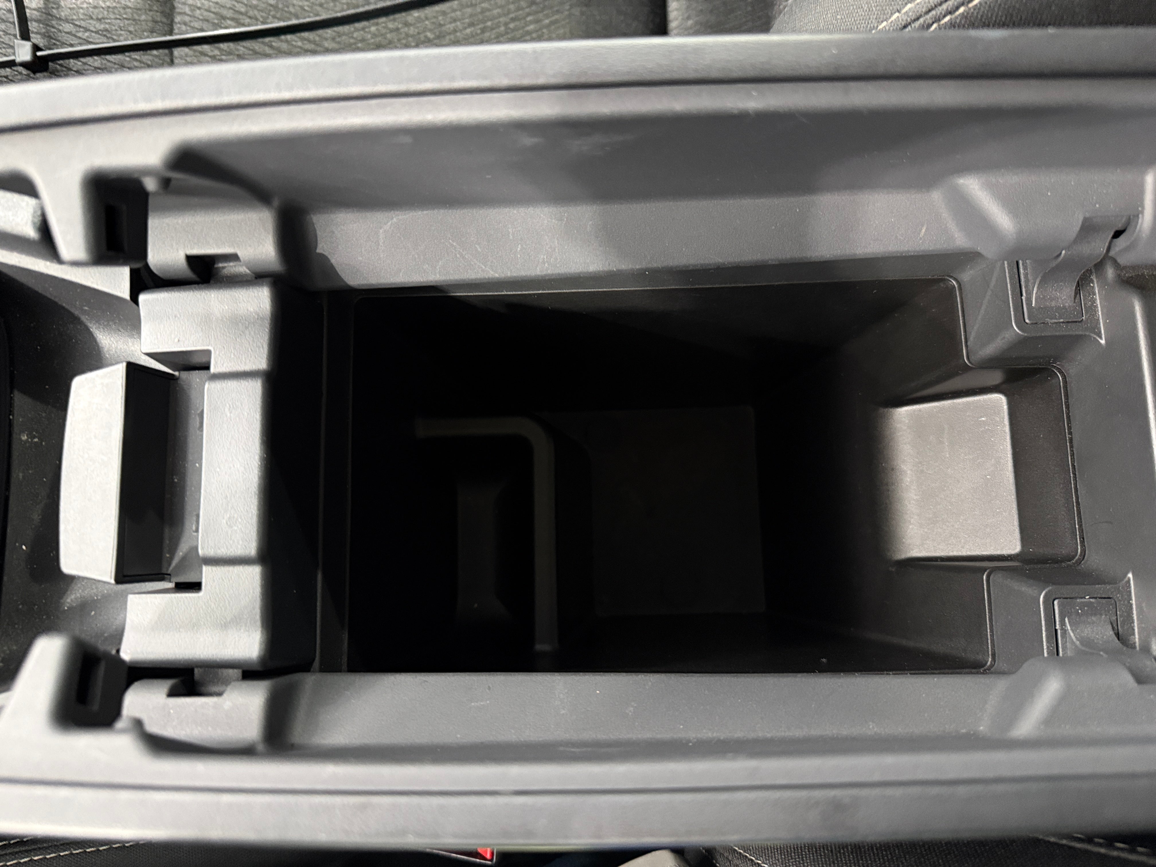 2025 Nissan Rogue SV - Photo 18