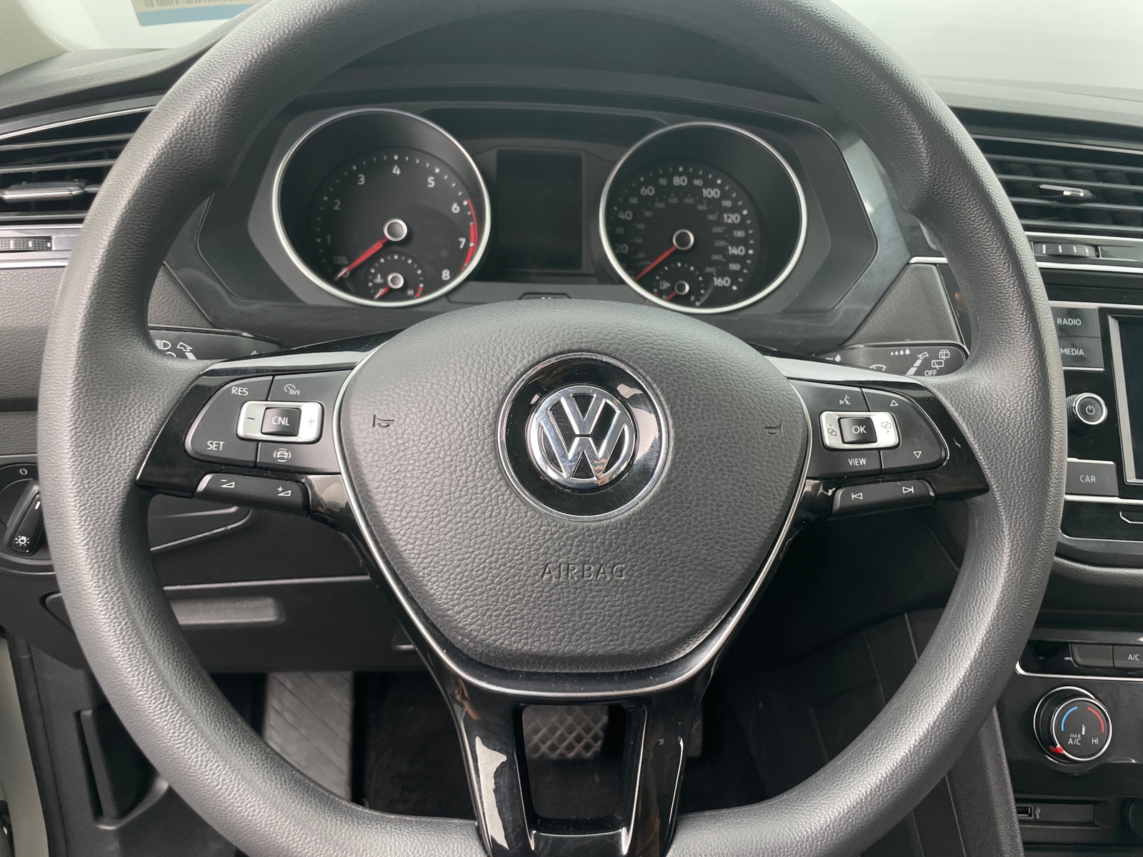 Thumbnail: 2019 Volkswagen Tiguan - 5