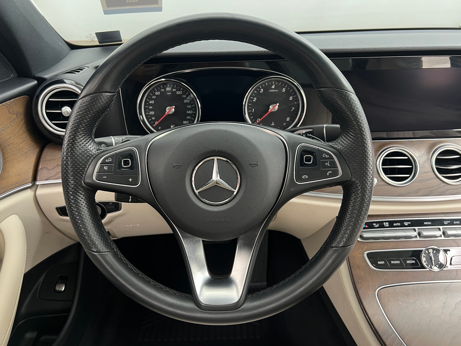 Thumbnail: 2018 Mercedes-Benz E-Class - 4