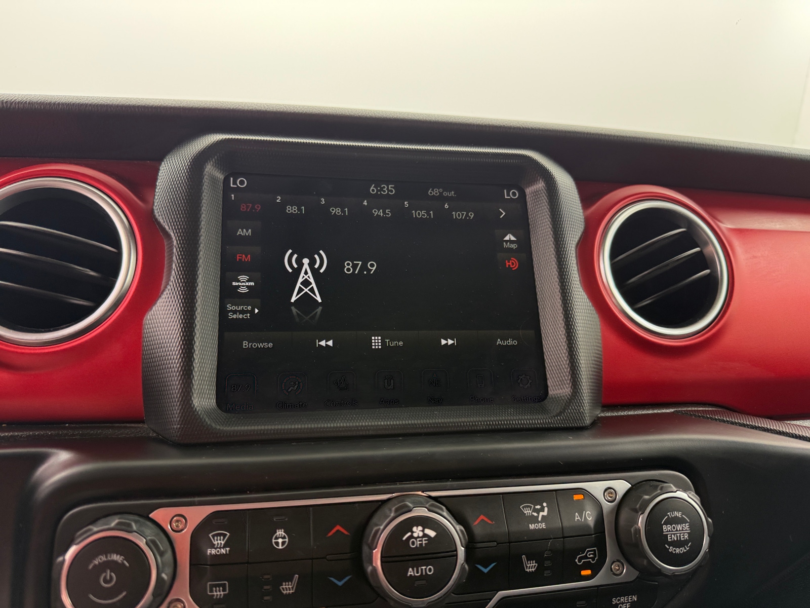 Thumbnail: 2021 Jeep Gladiator - 3