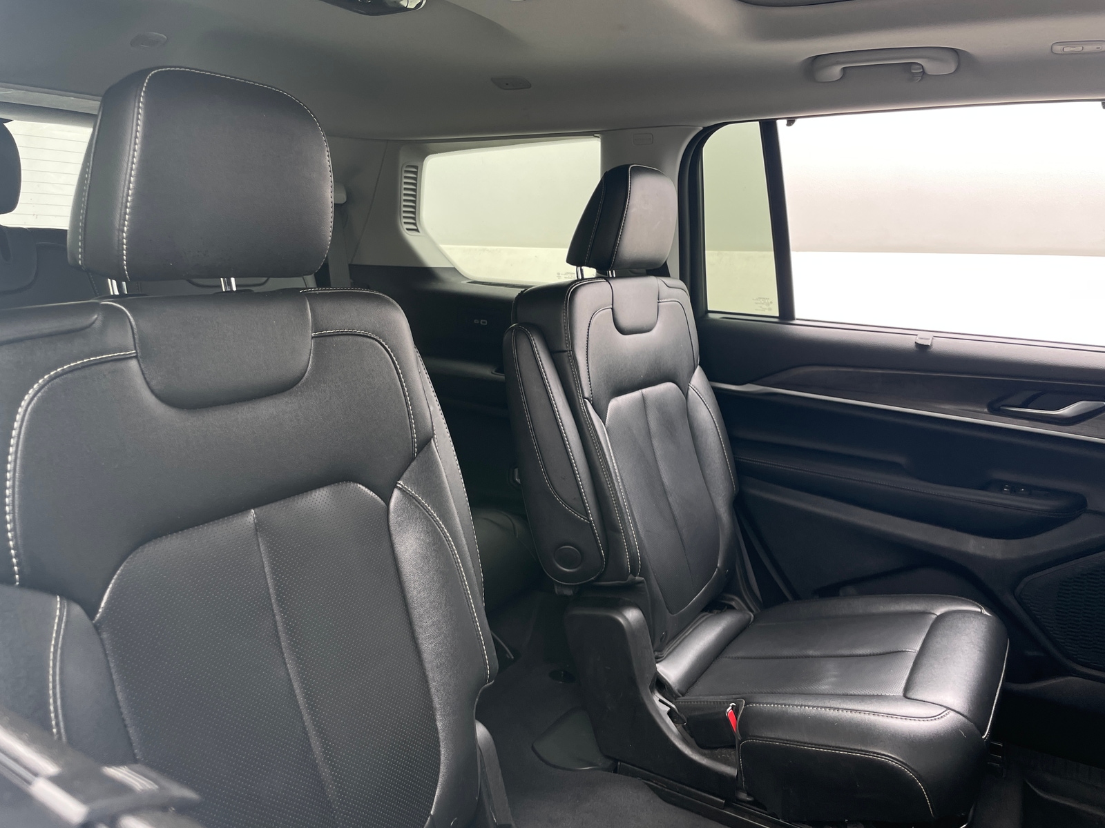 Thumbnail: 2023 Jeep Grand Cherokee L - 5