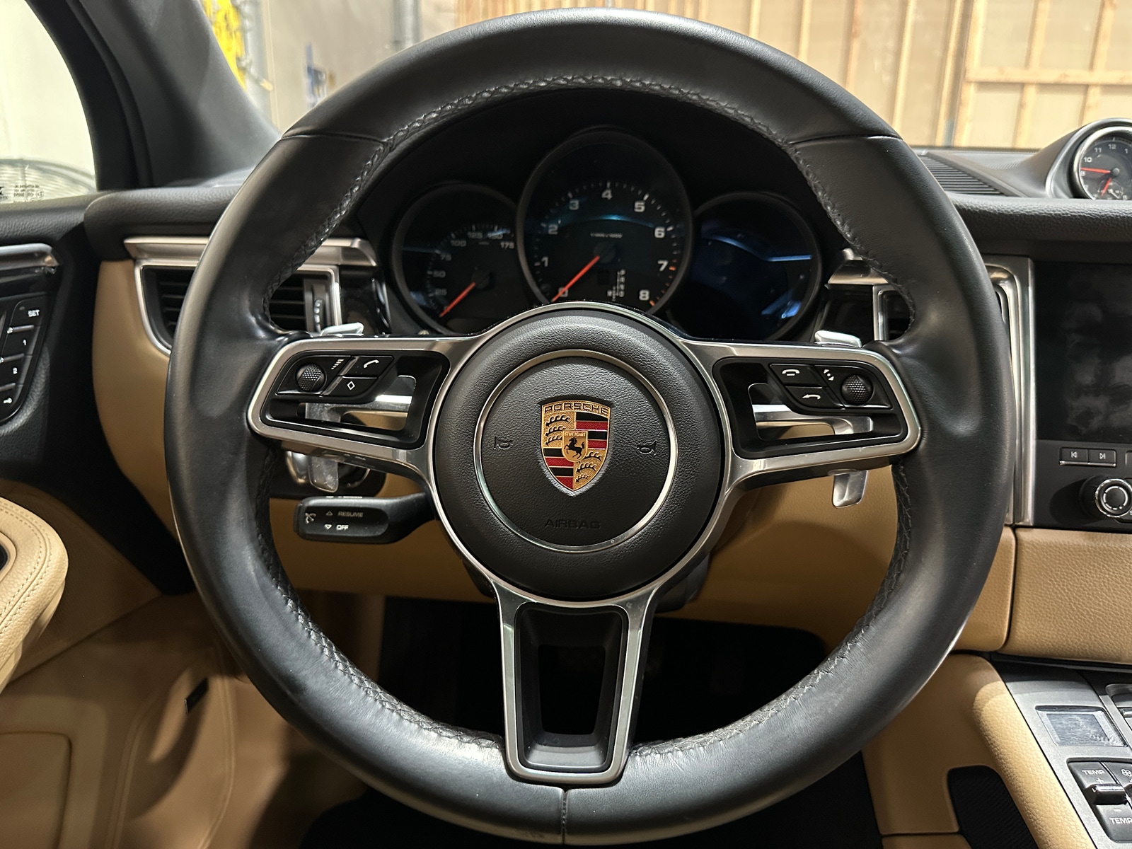 Thumbnail: 2018 Porsche Macan - 4