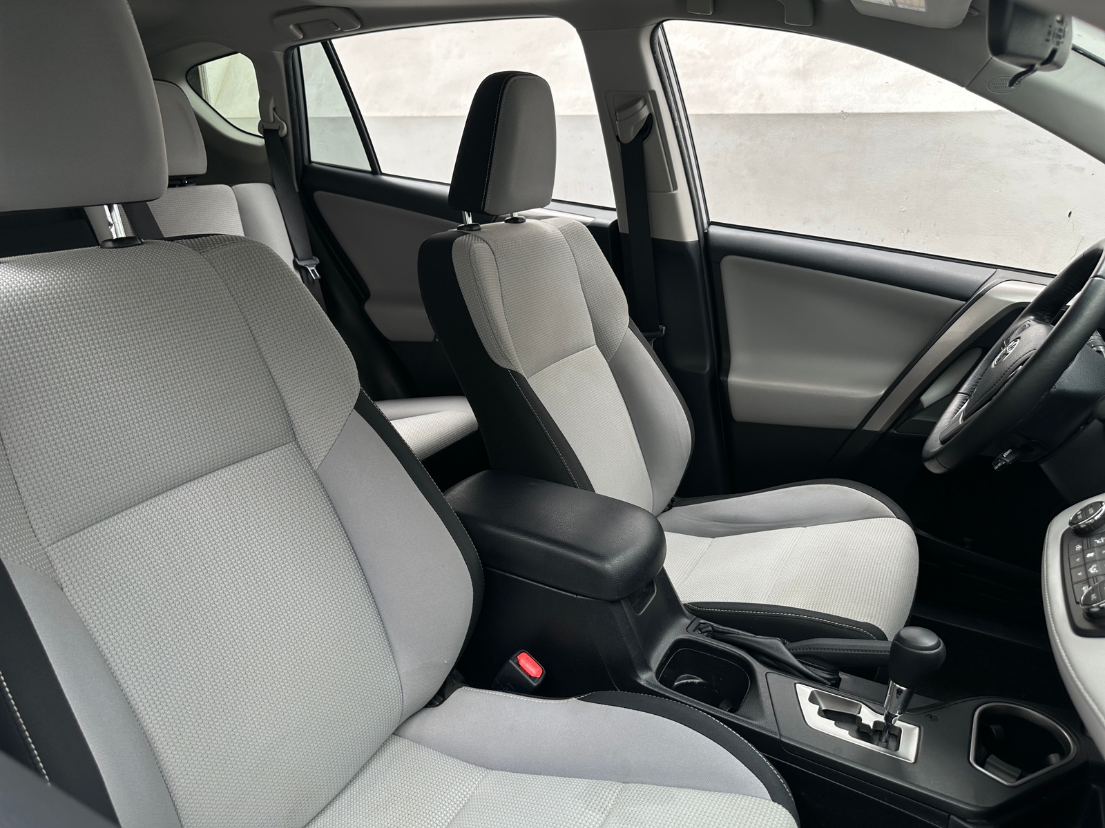 Thumbnail: 2018 Toyota RAV4 - 2
