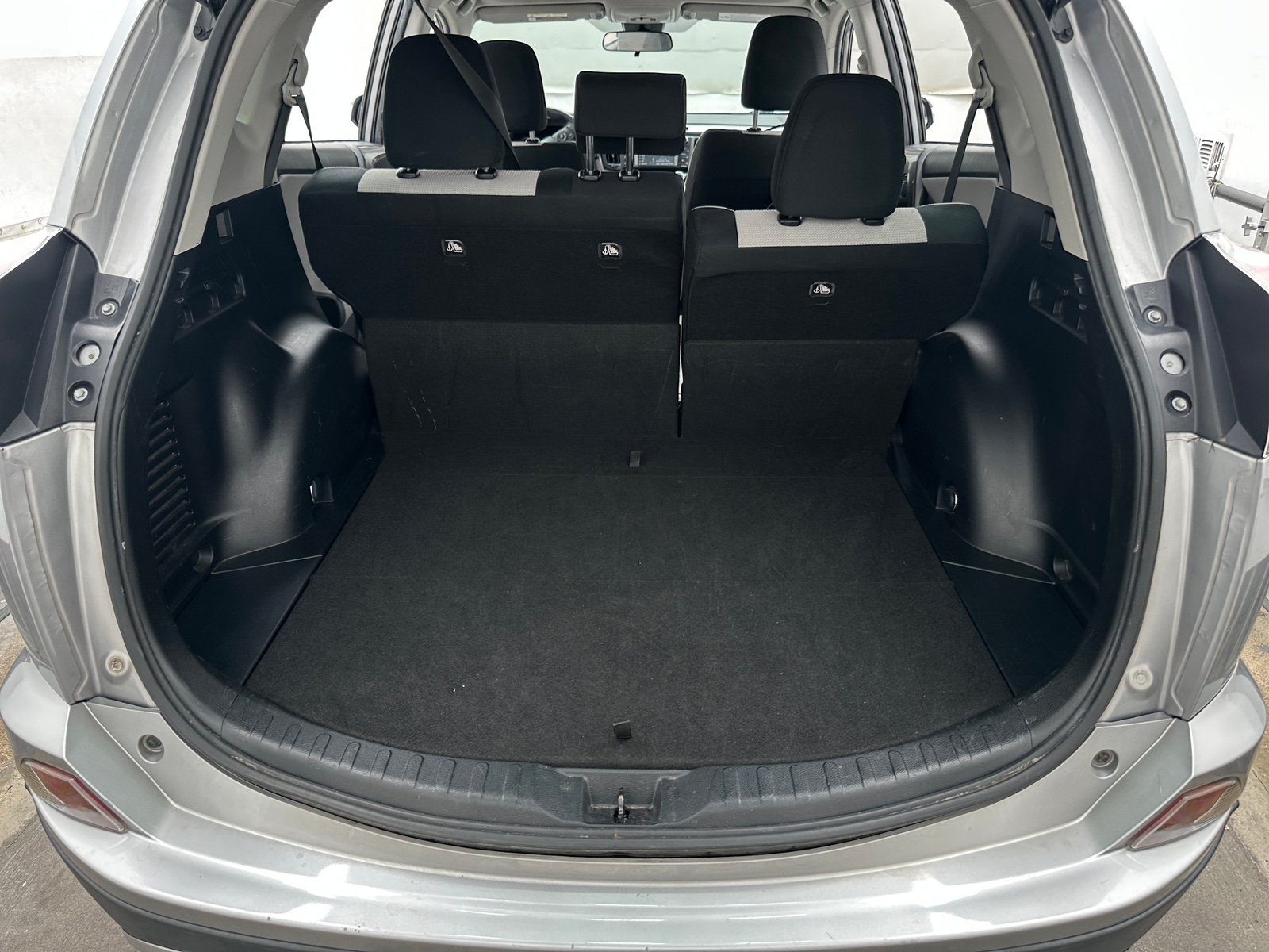 Thumbnail: 2018 Toyota RAV4 - 7